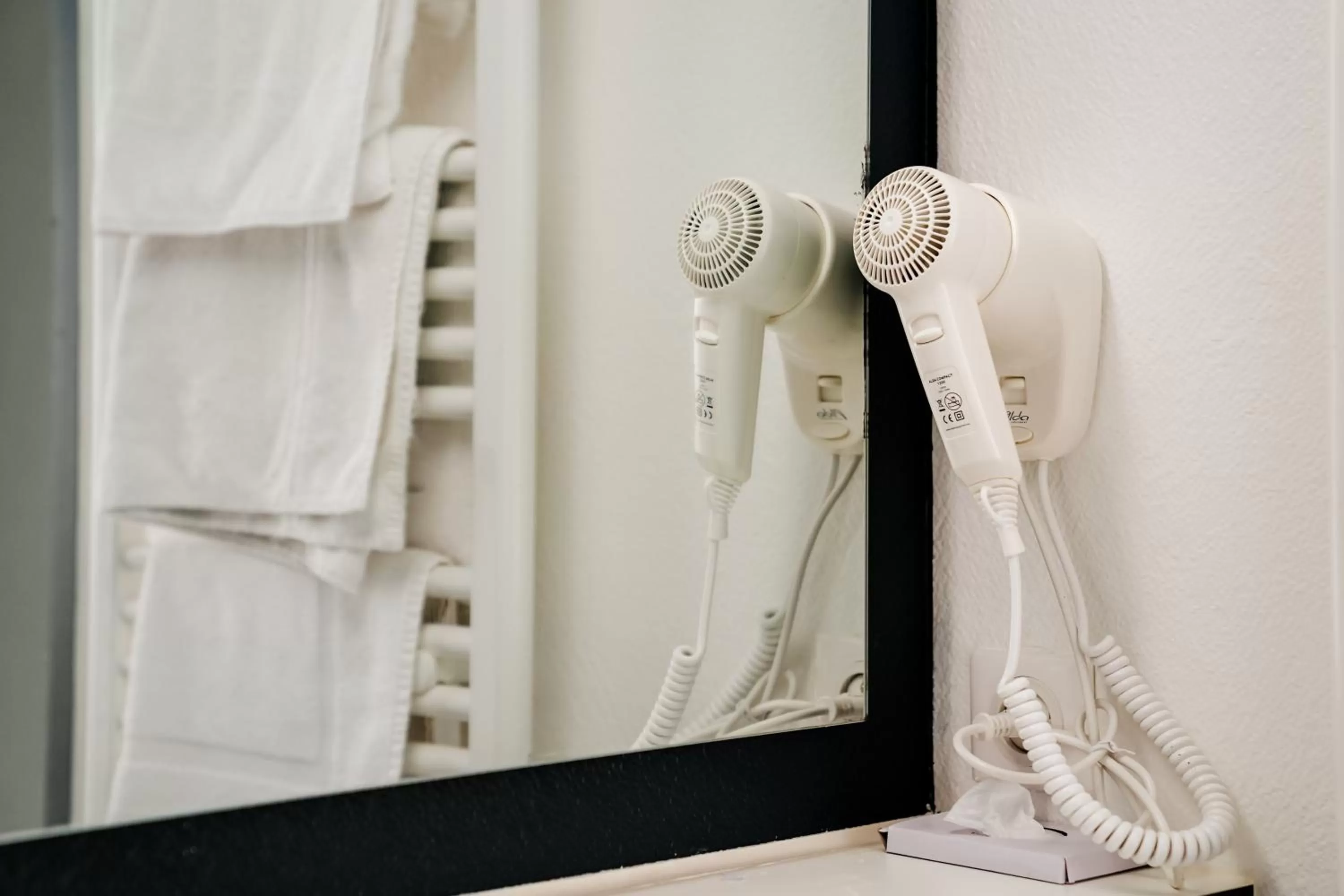 Bathroom in Kyriad Lille - Roncq