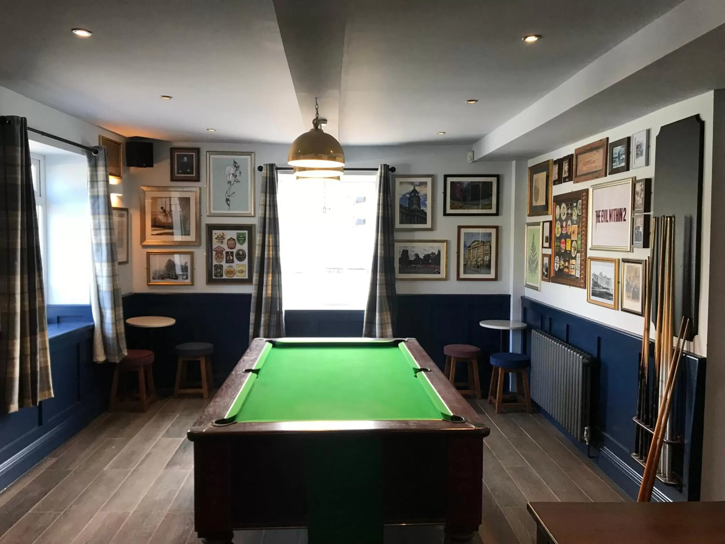 Lounge or bar, Billiards in The Halfway House Inn