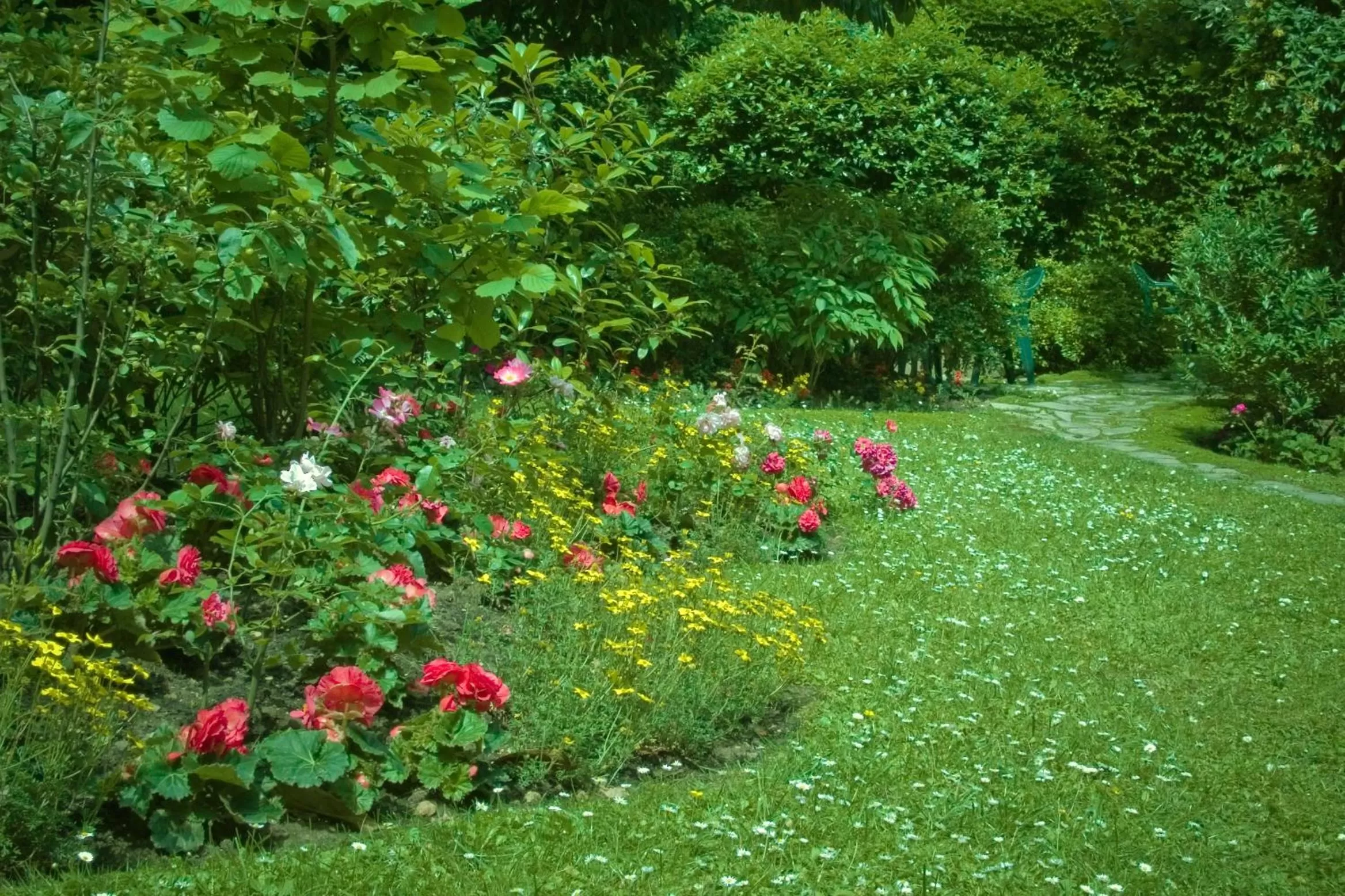 Garden in Abaca Messidor by Happyculture