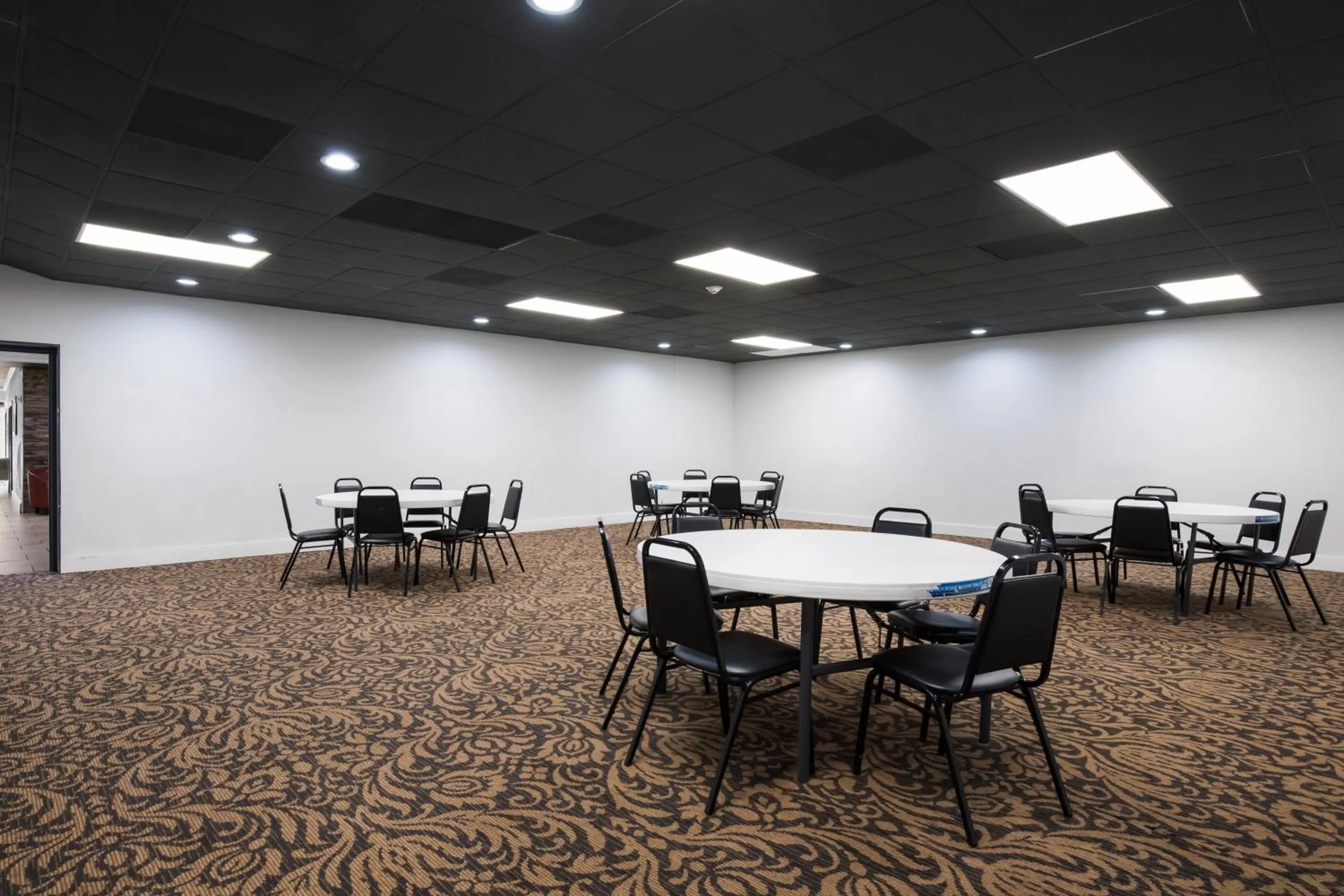 Meeting/conference room in Horizon Inn & Suites