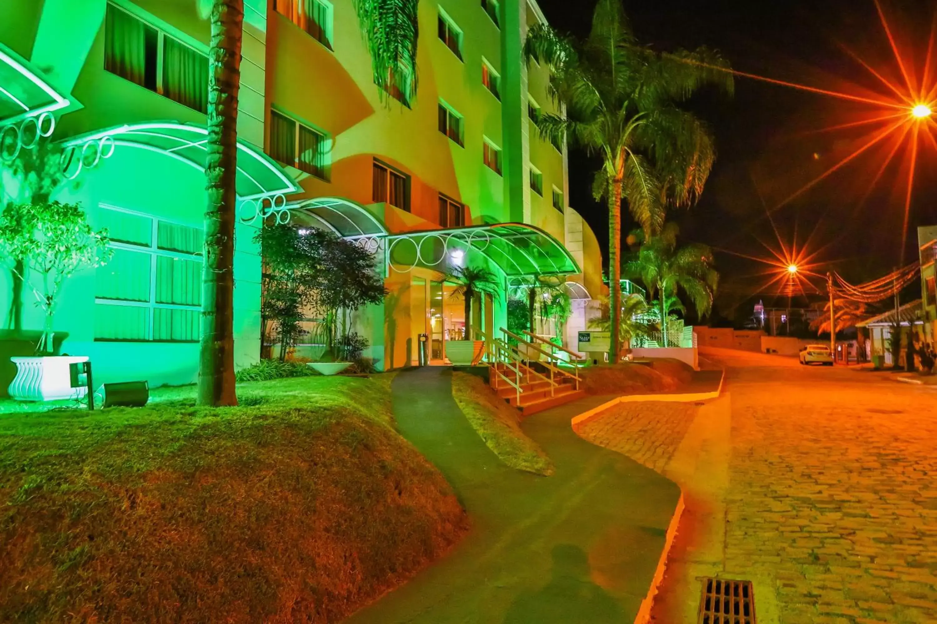 Facade/entrance in Dubai Macaé by Atlântica Facade/entrance in Dubai Macaé by Atlântica