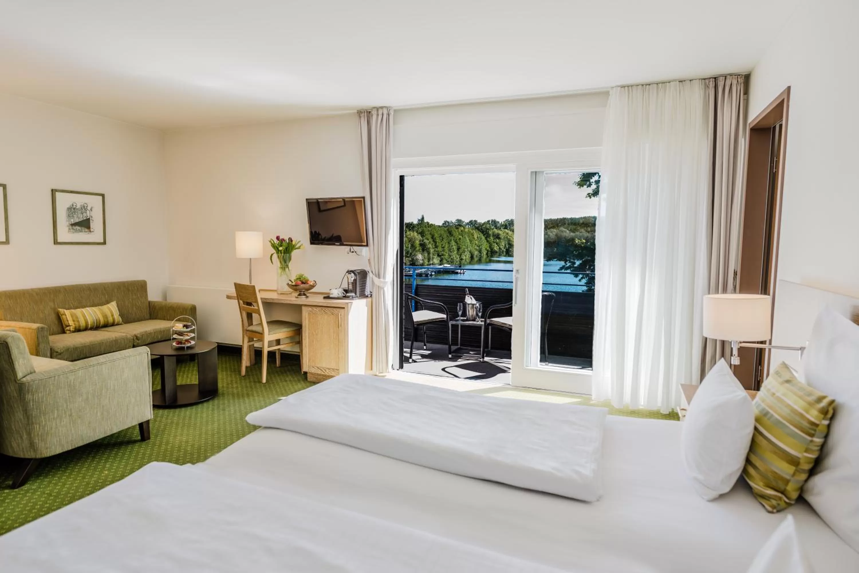 Photo of the whole room, Bed in Best Western Premier Seehotel Krautkrämer