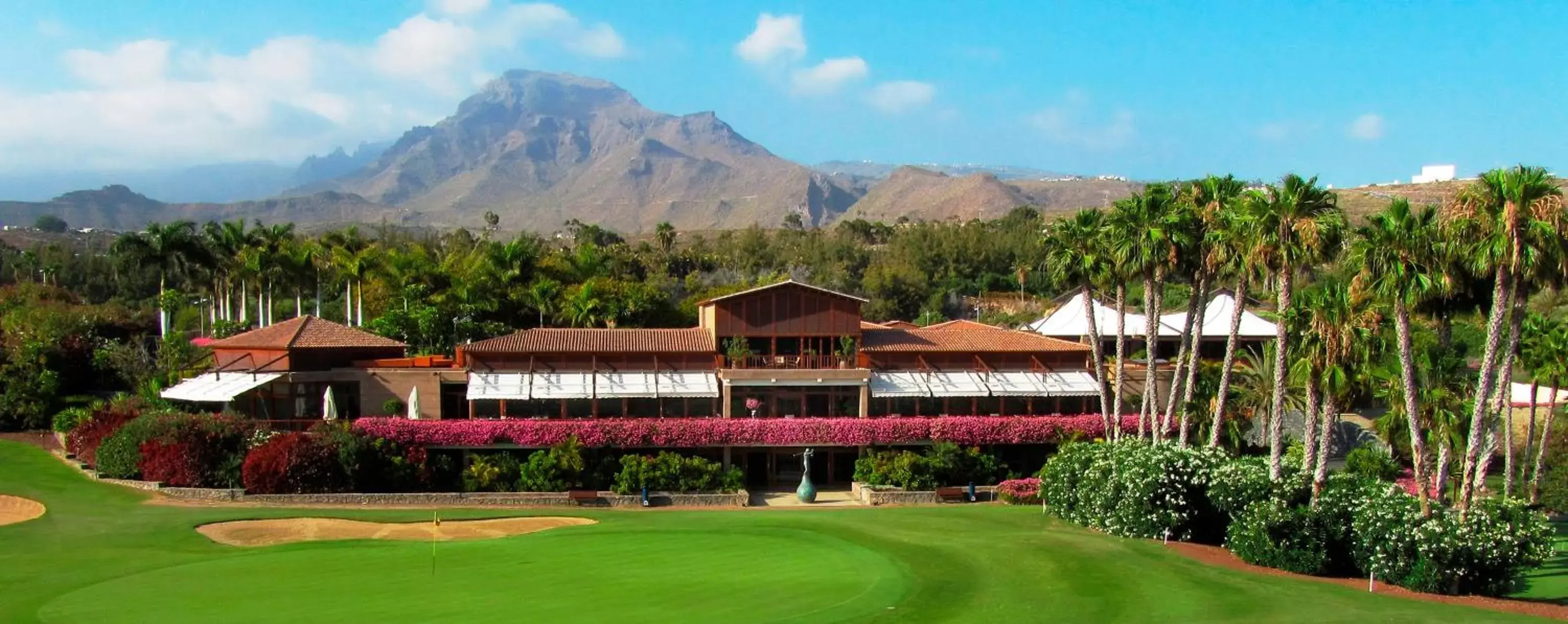 Golfcourse, Property Building in Hotel Las Madrigueras Golf Resort & Spa - Adults Only