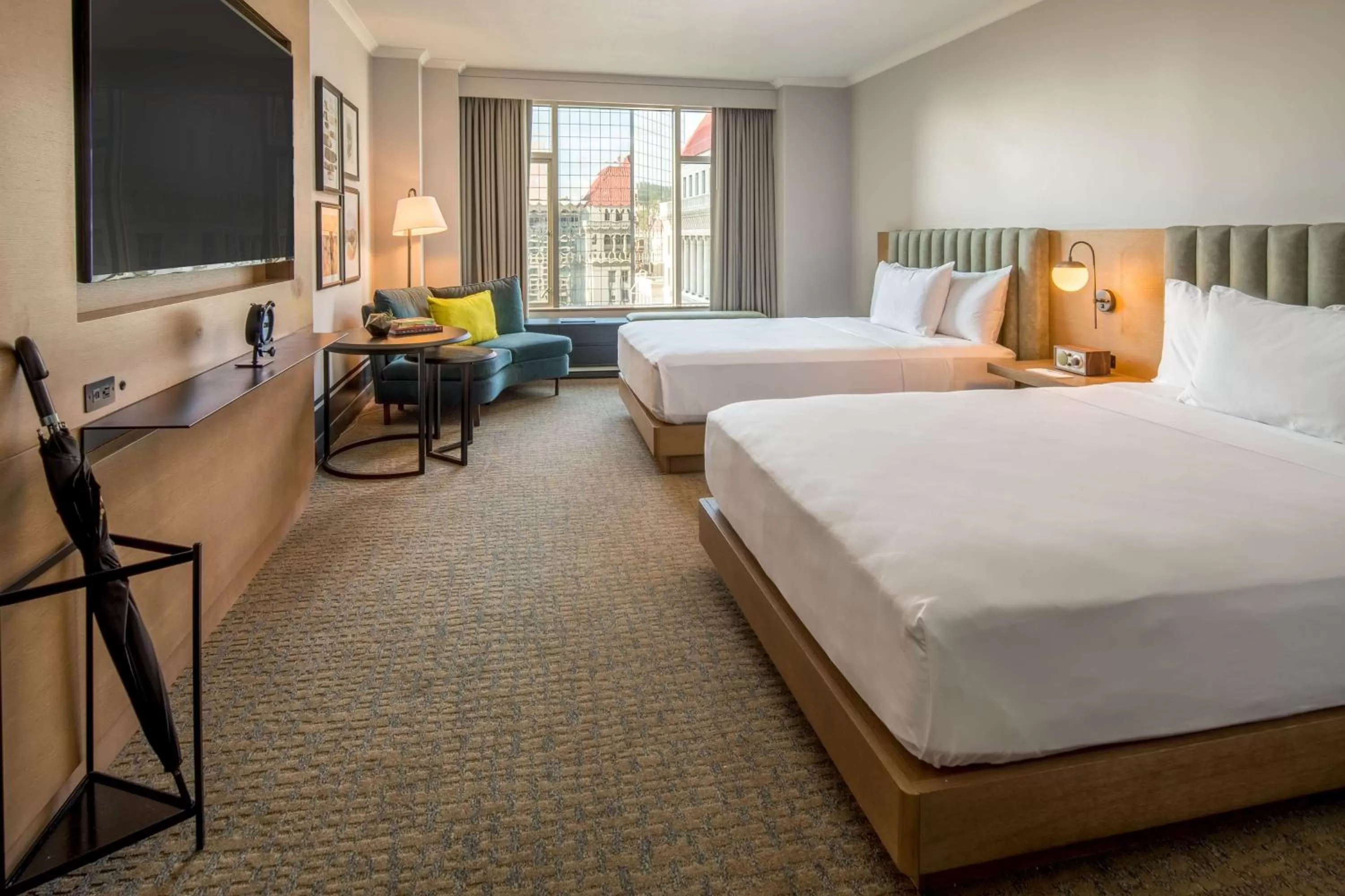 Bed in The Duniway Portland, A Hilton Hotel