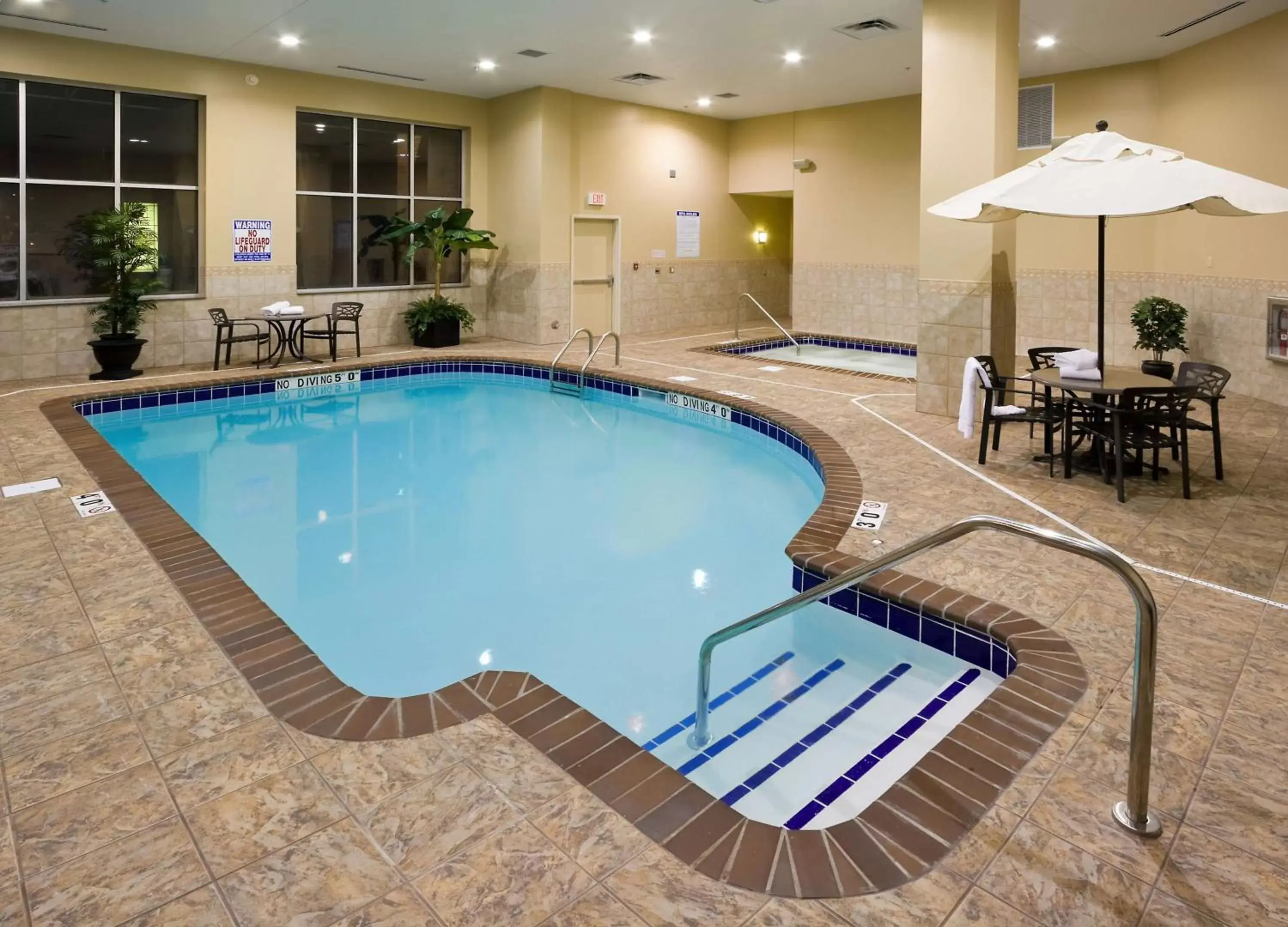 Pool view, Swimming Pool in Hilton Garden Inn Mankato Downtown