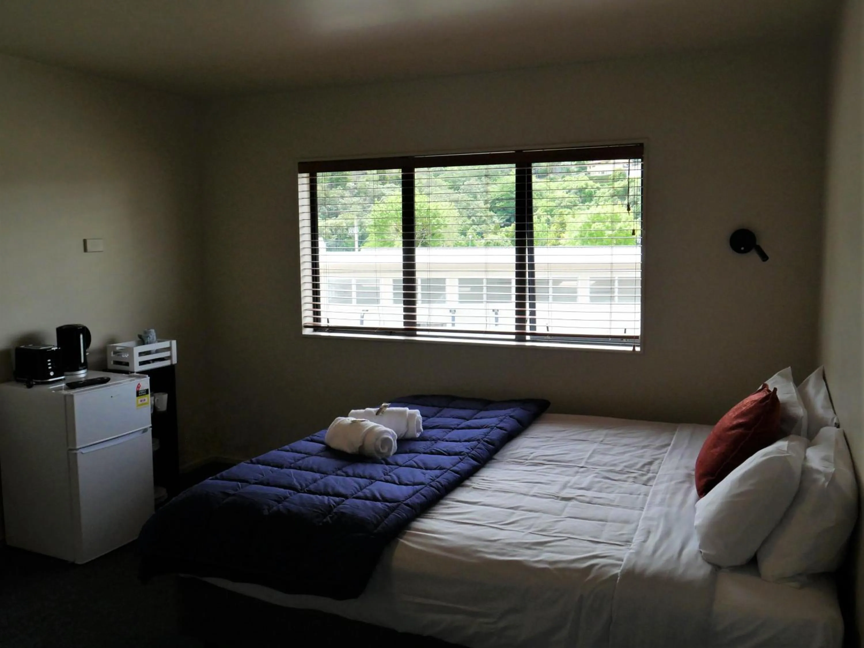Coffee/tea facilities, Bed in Kaiteri Lodge
