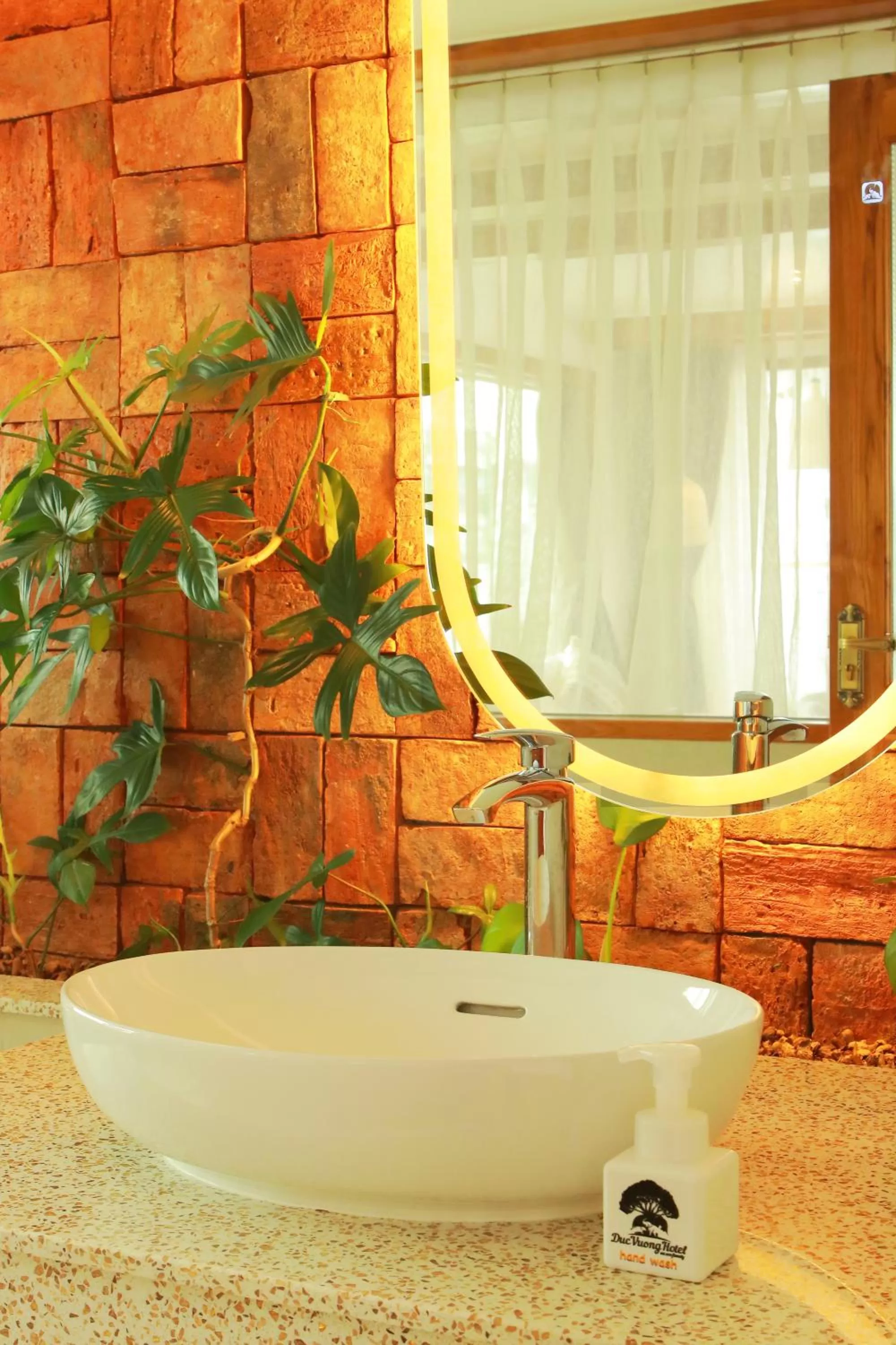 Bathroom in Duc Vuong Saigon Hotel - Bui Vien