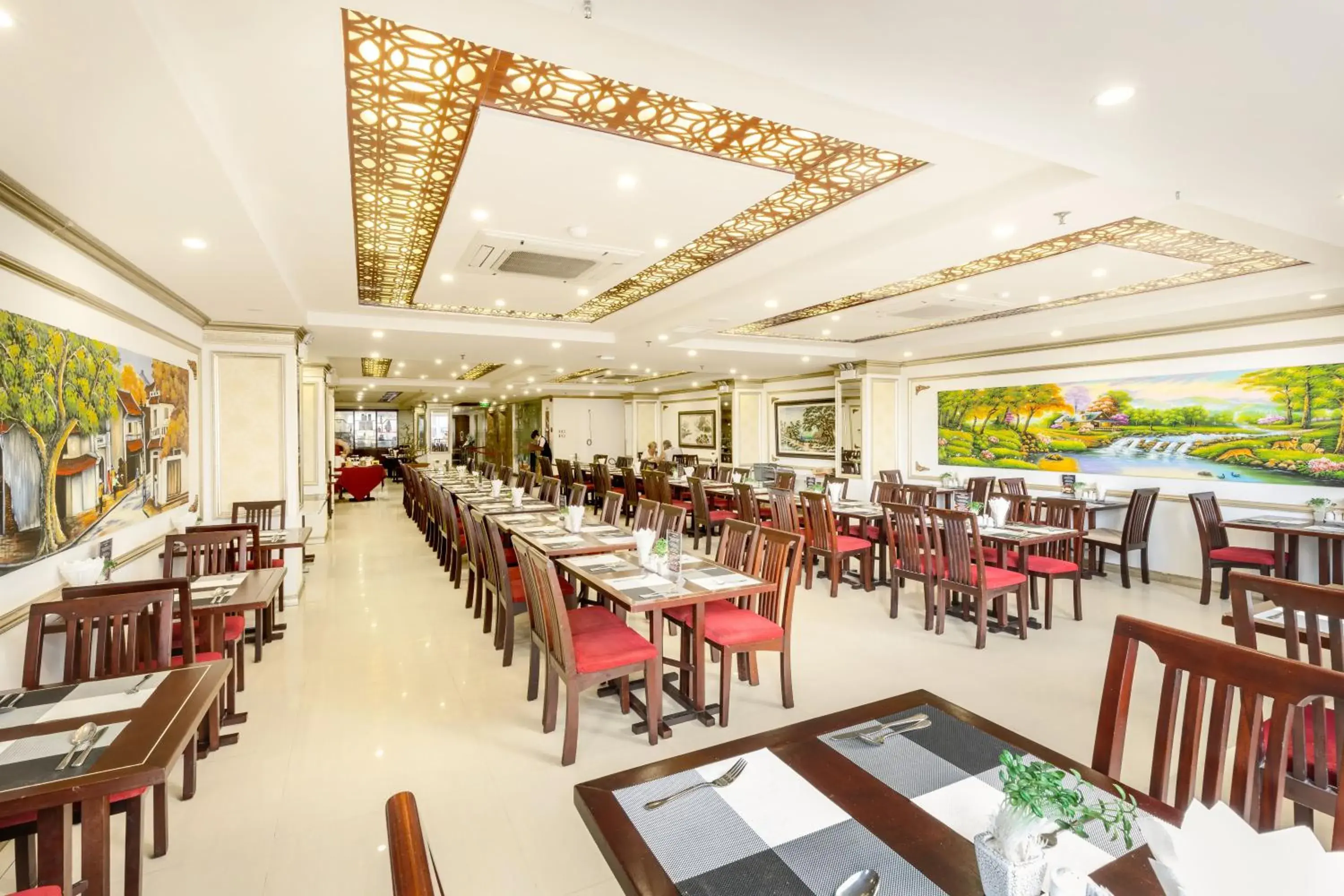 Restaurant/places to eat in Paris Luxury Hotel & Apartment Nha Trang Restaurant/places to eat in Paris Luxury Hotel & Apartment Nha Trang