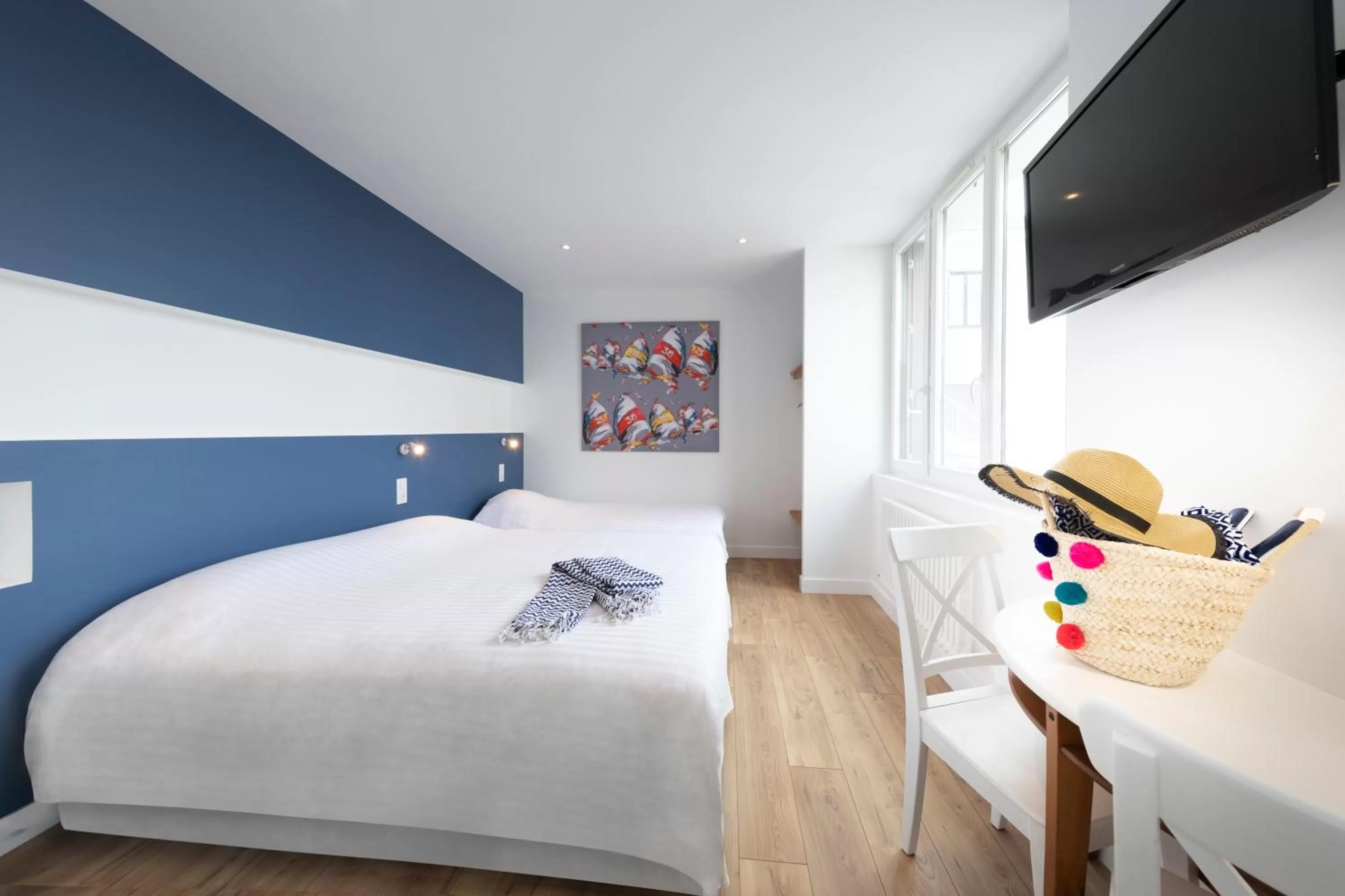 City view in Hotel Restaurant Spa De La Citadelle Lorient