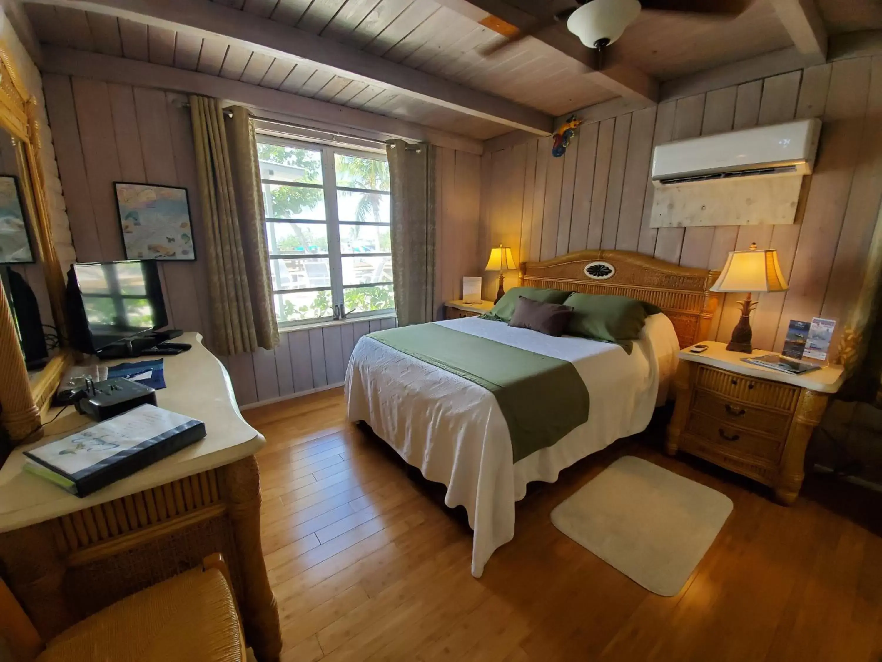 Queen Room with Sea View #3 in Captain Pip's Marina & Hideaway