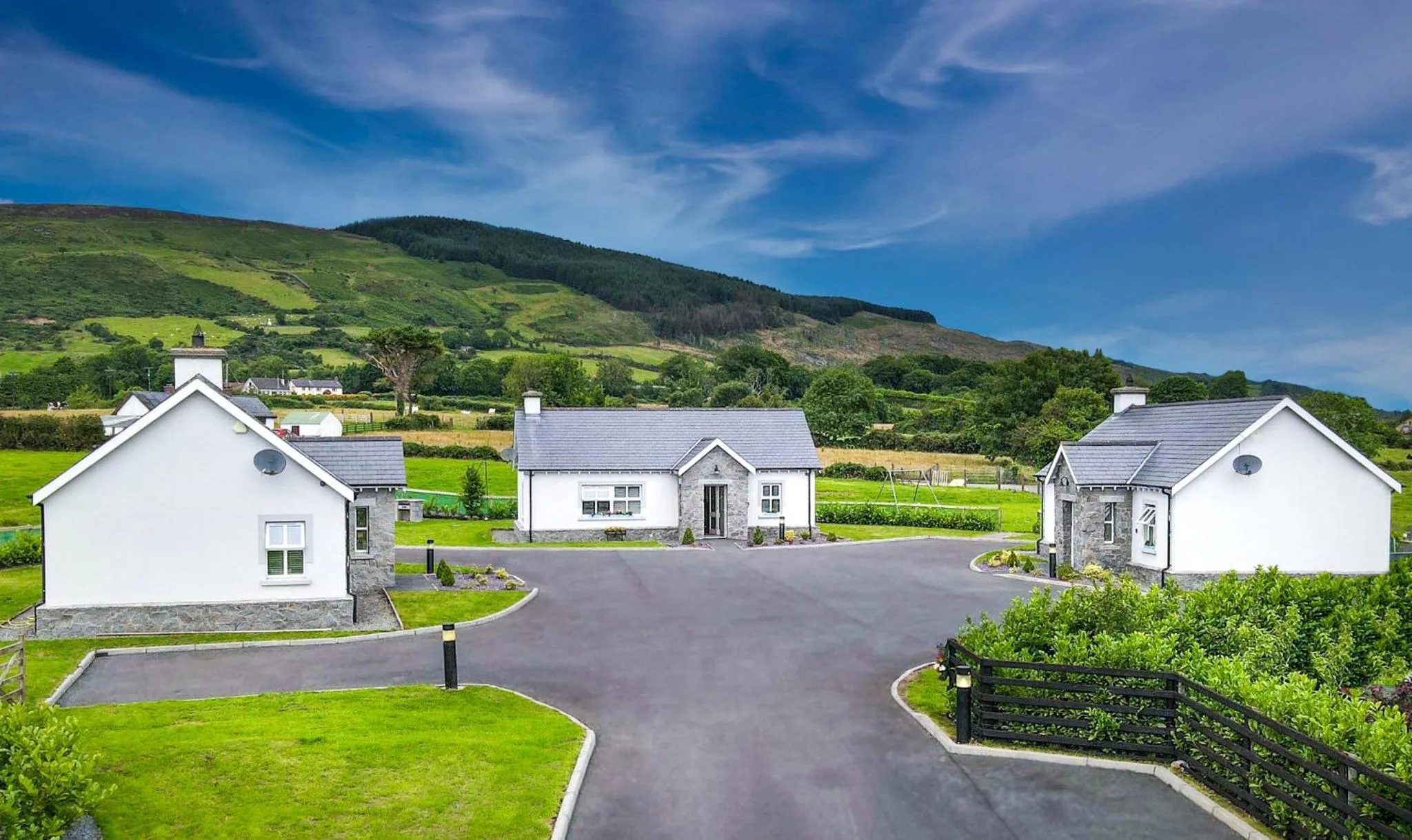 Facade/entrance in Clonlum Holiday Cottages