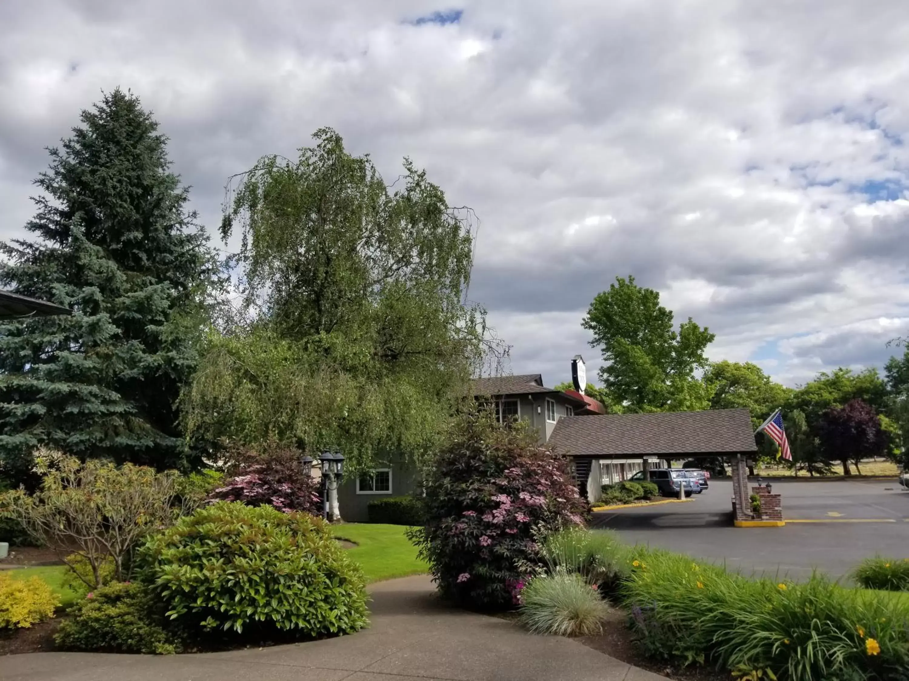 Garden in Village Inn