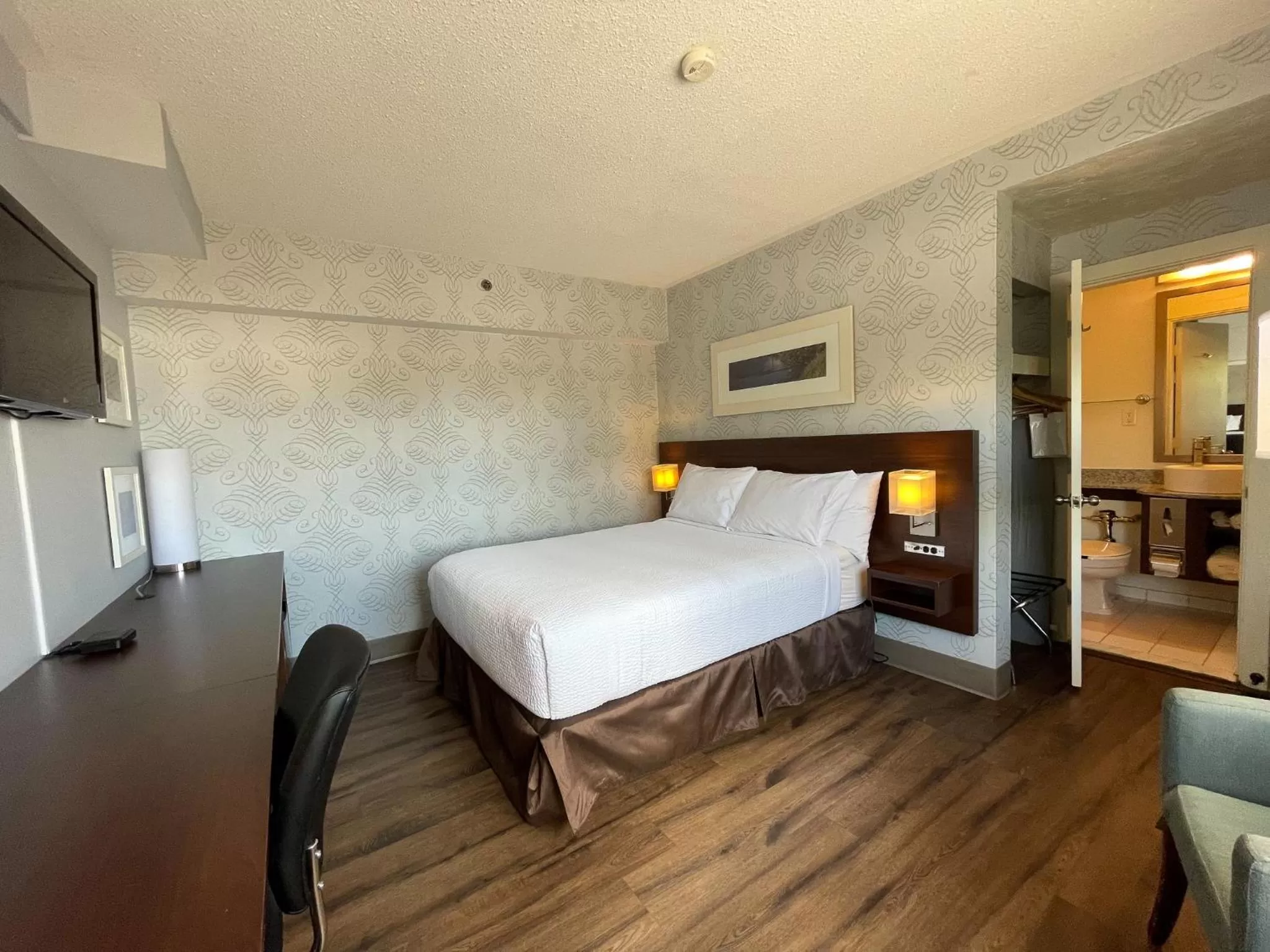 Bedroom, Bed in Rodd Moncton