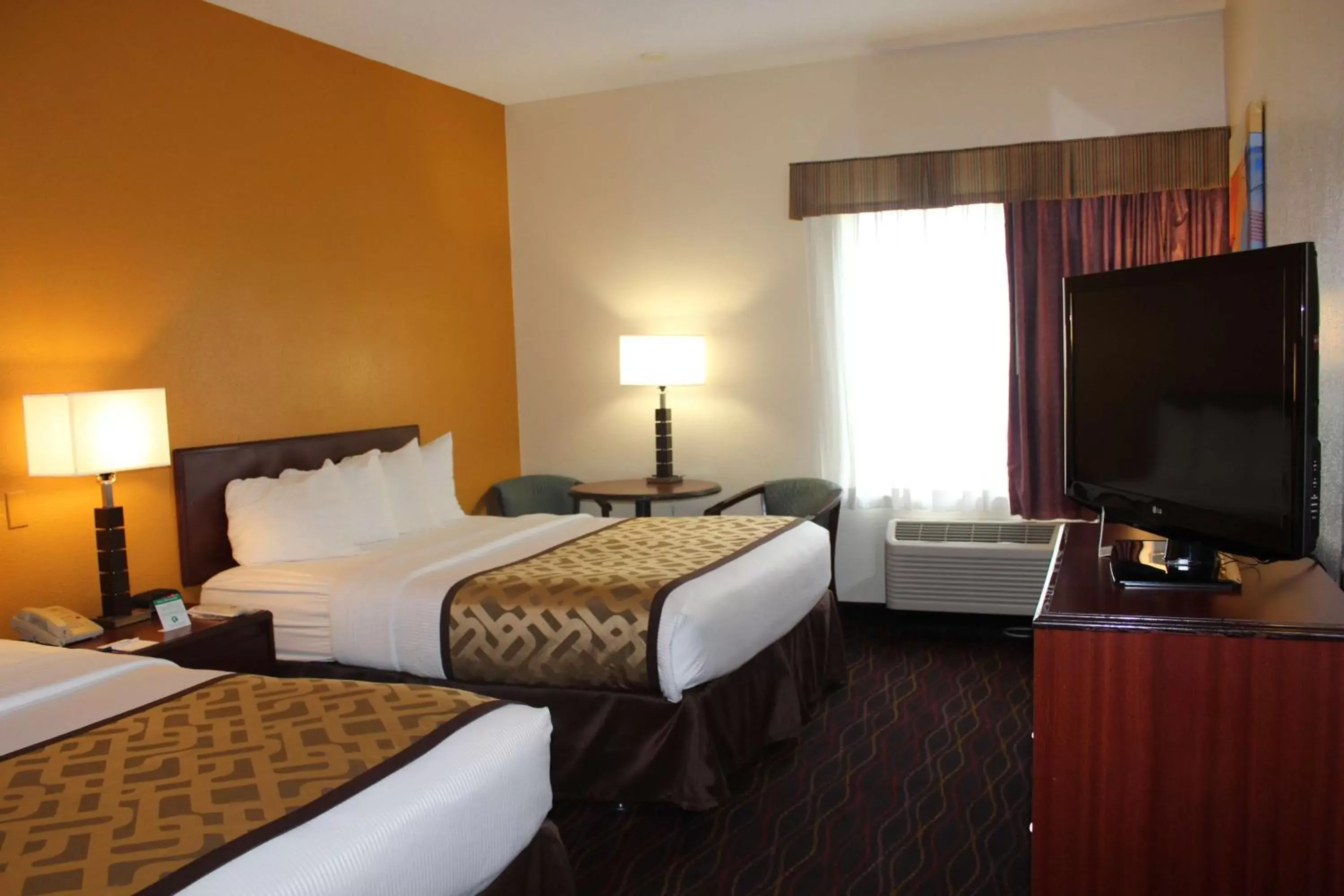 Photo of the whole room, Bed in Best Western B R Guest