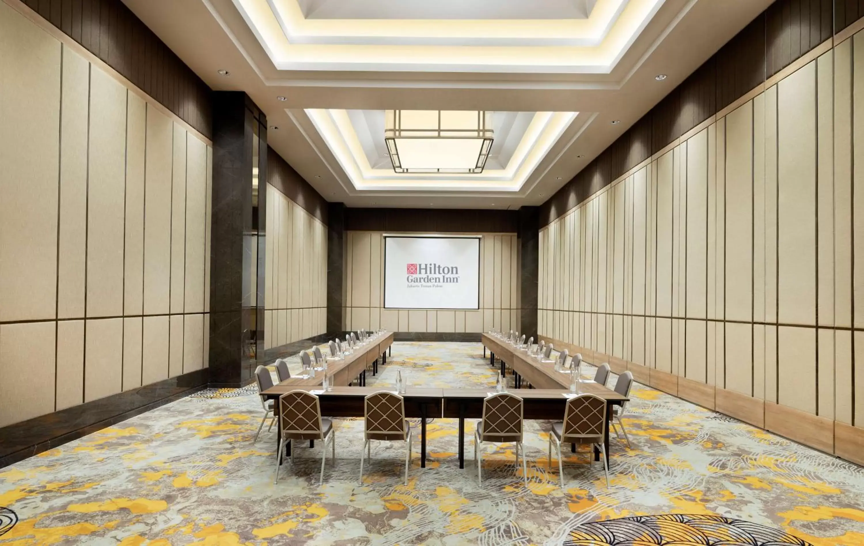 Meeting/conference room in Hilton Garden Inn Jakarta Taman Palem