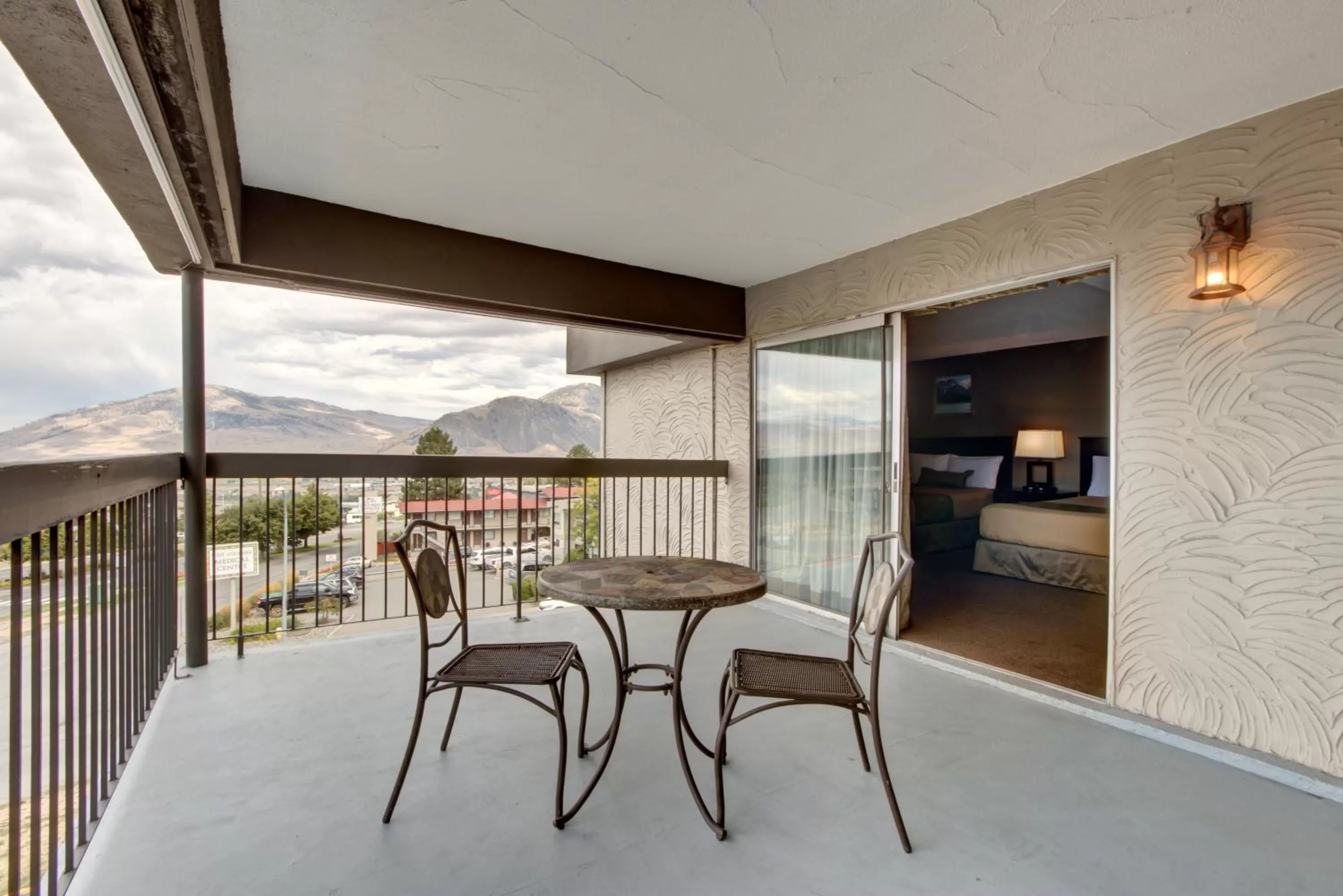 Patio in Knights Inn Kamloops