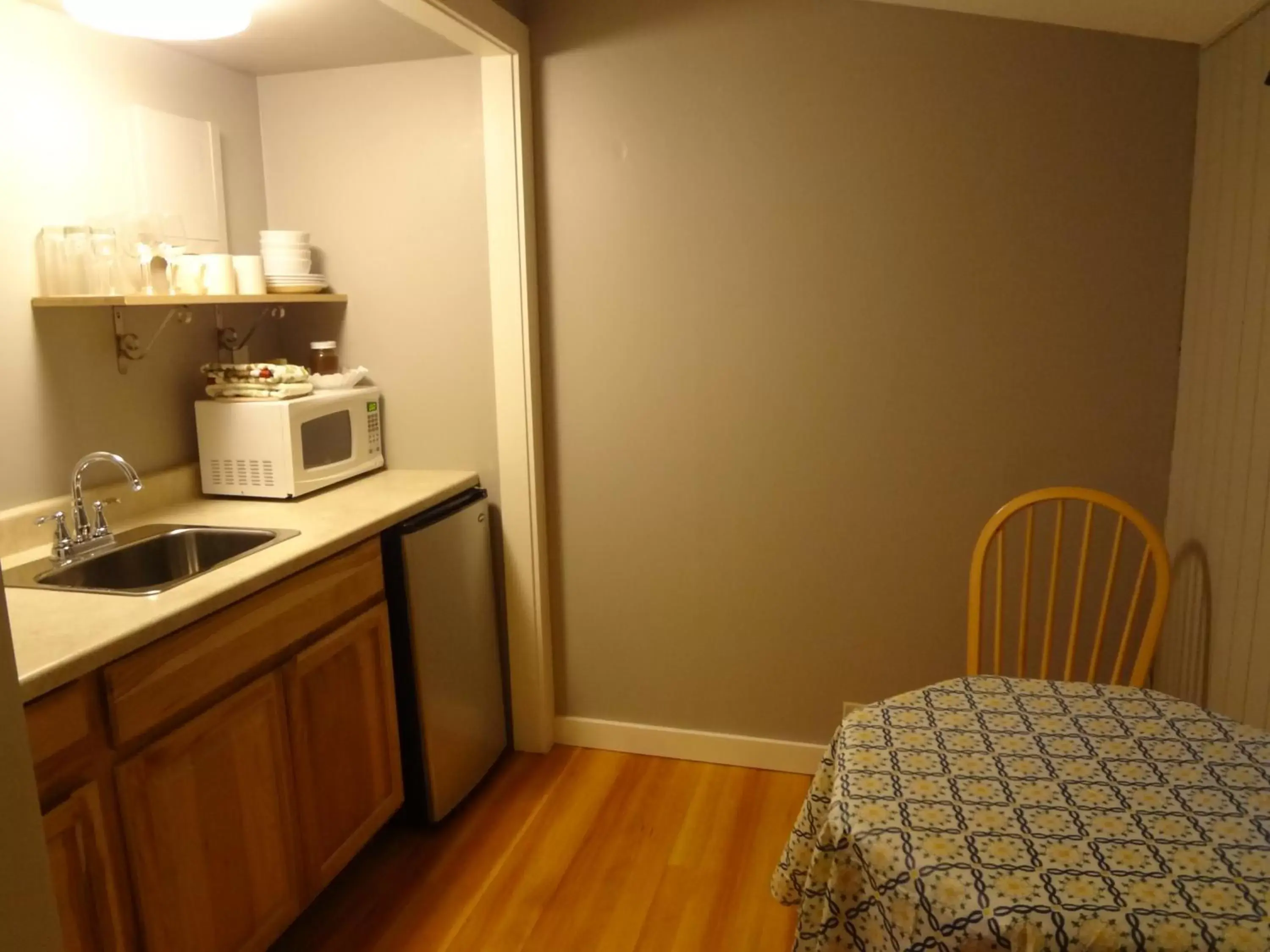 Kitchen/Kitchenette in China Creek Cottages