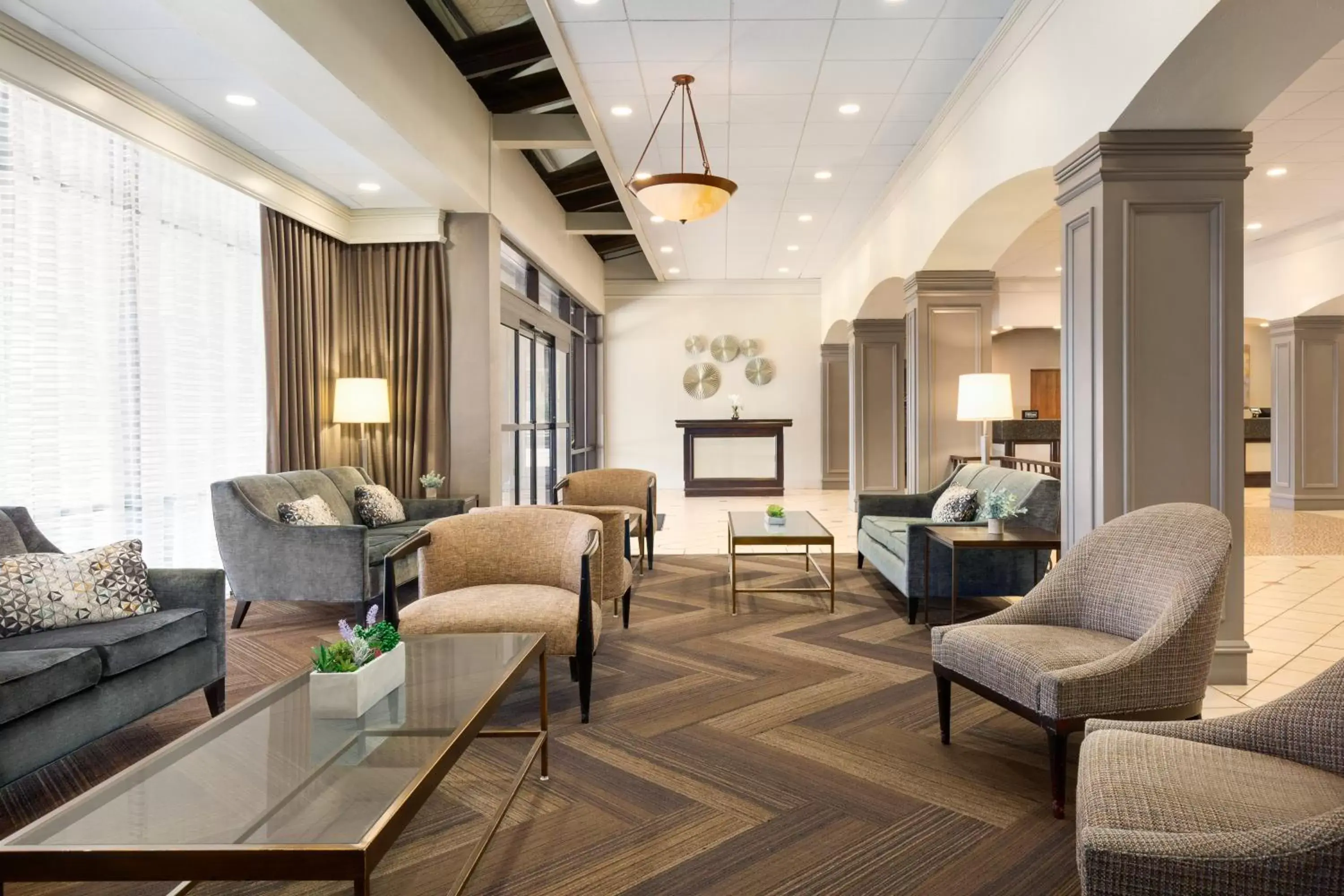 Lobby or reception, Seating Area in DoubleTree by Hilton Houston Medical Center Hotel & Suites