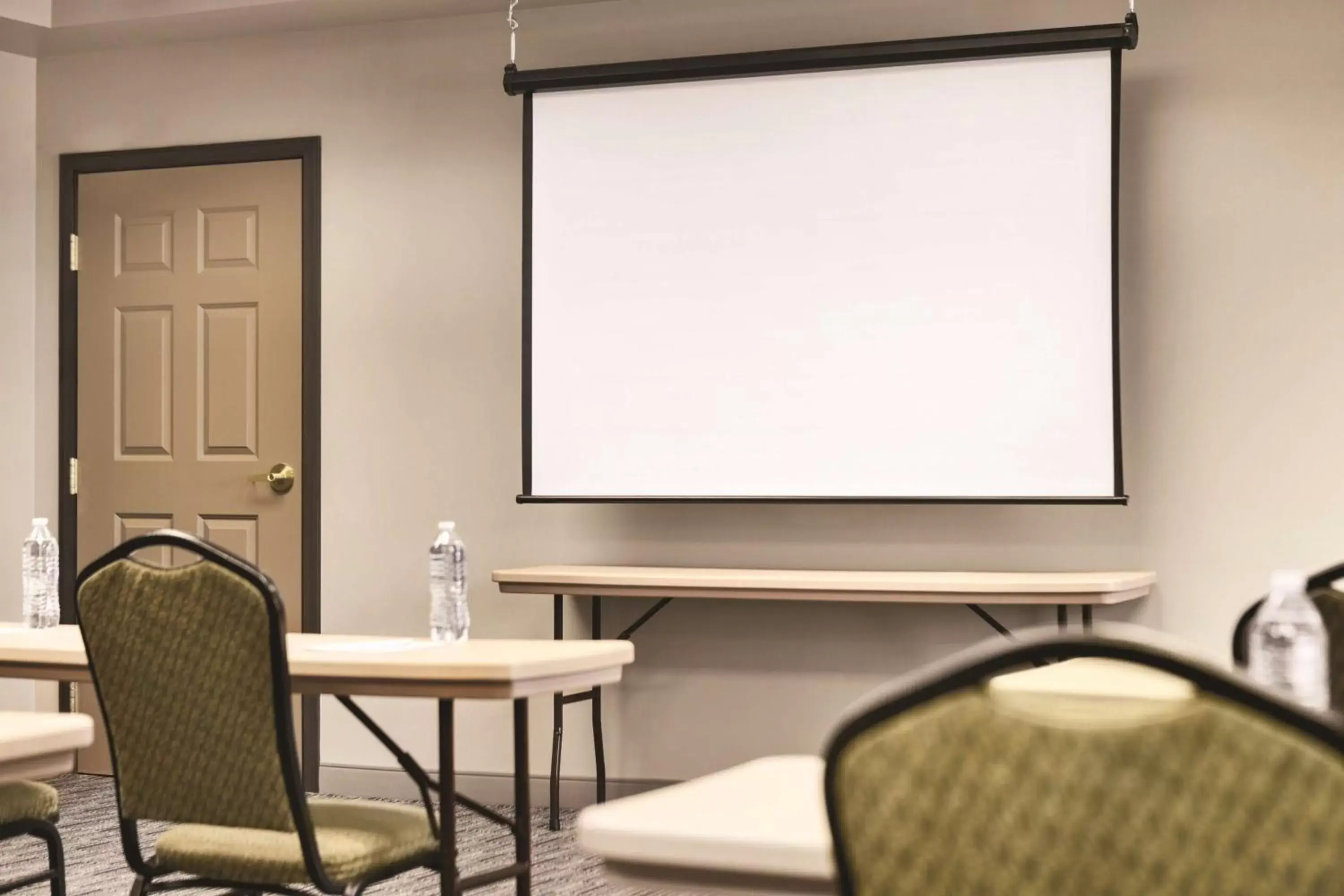 Meeting/conference room in Country Inn & Suites by Radisson, St. Cloud East, MN