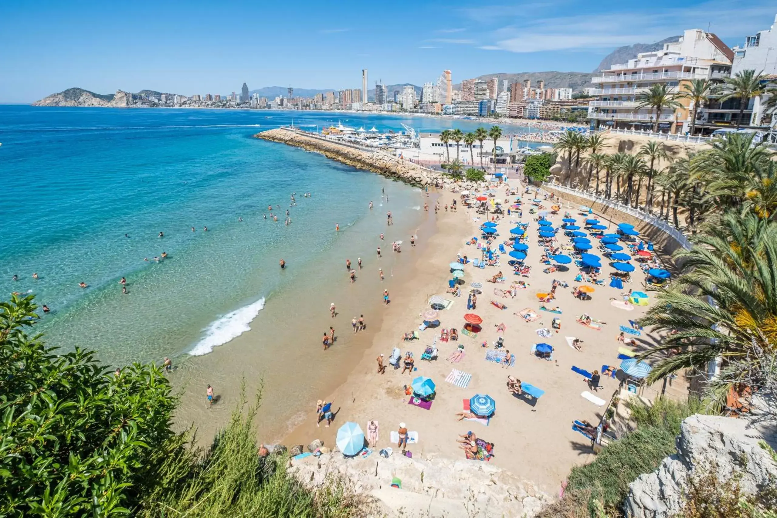 Beach in Apartamentos La Rosita Old Town