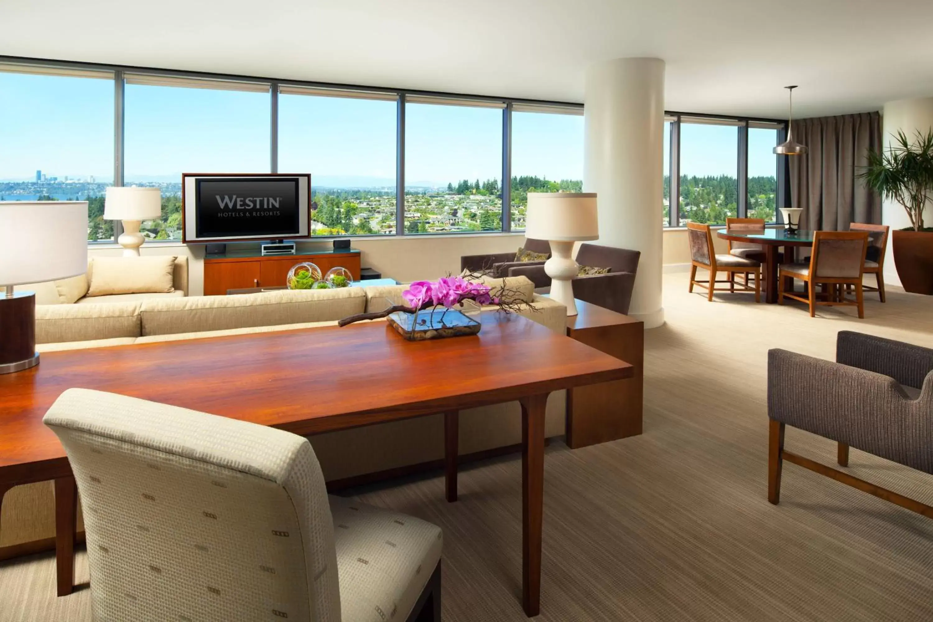 Photo of the whole room, Seating Area in The Westin Bellevue