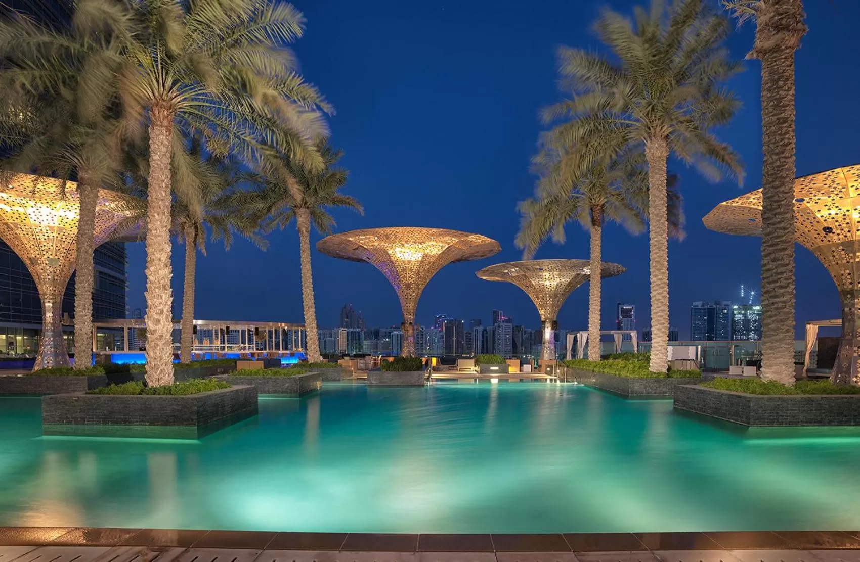Swimming pool in Rosewood Abu Dhabi