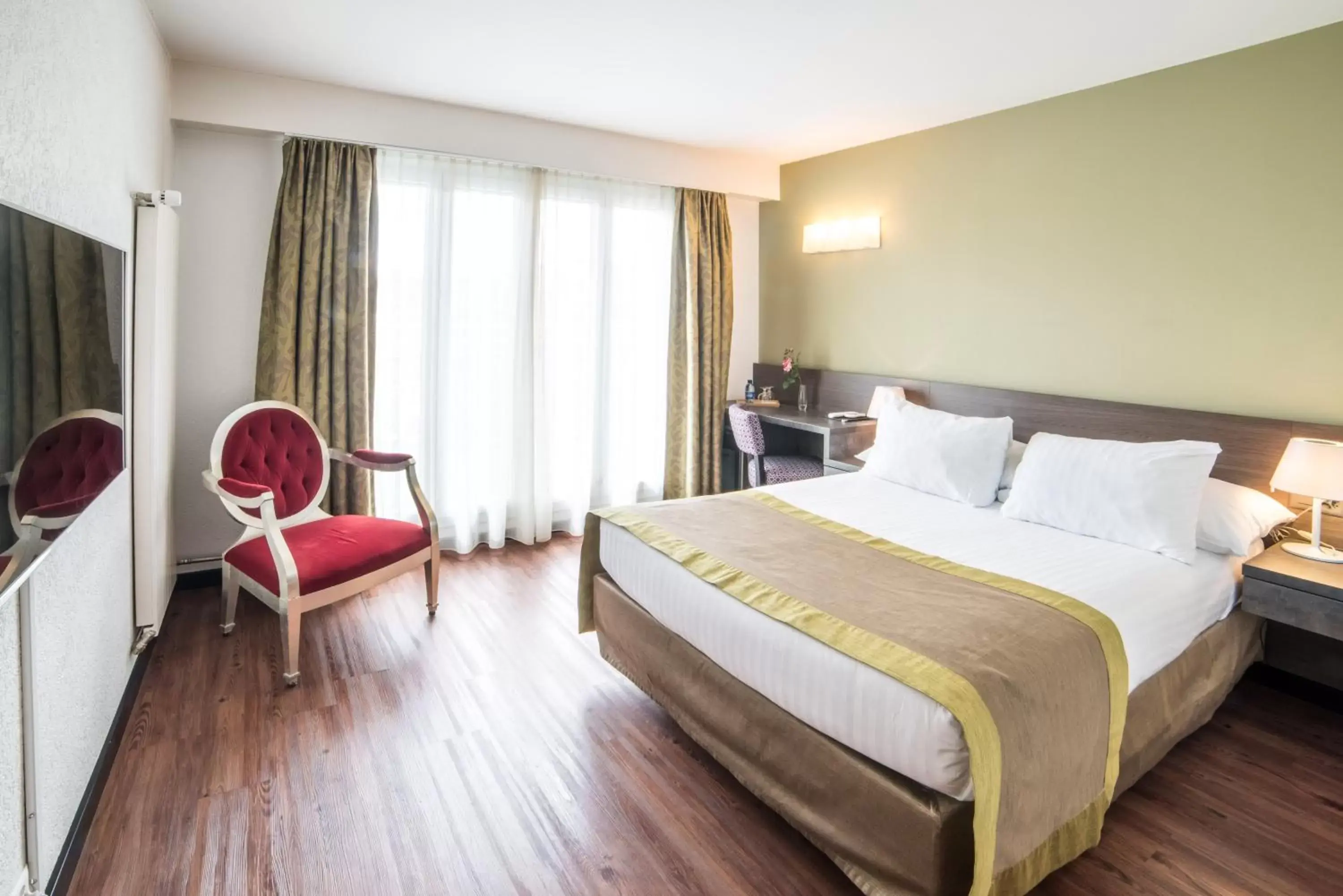 Superior Double Room with Terrace in Hotel Montana