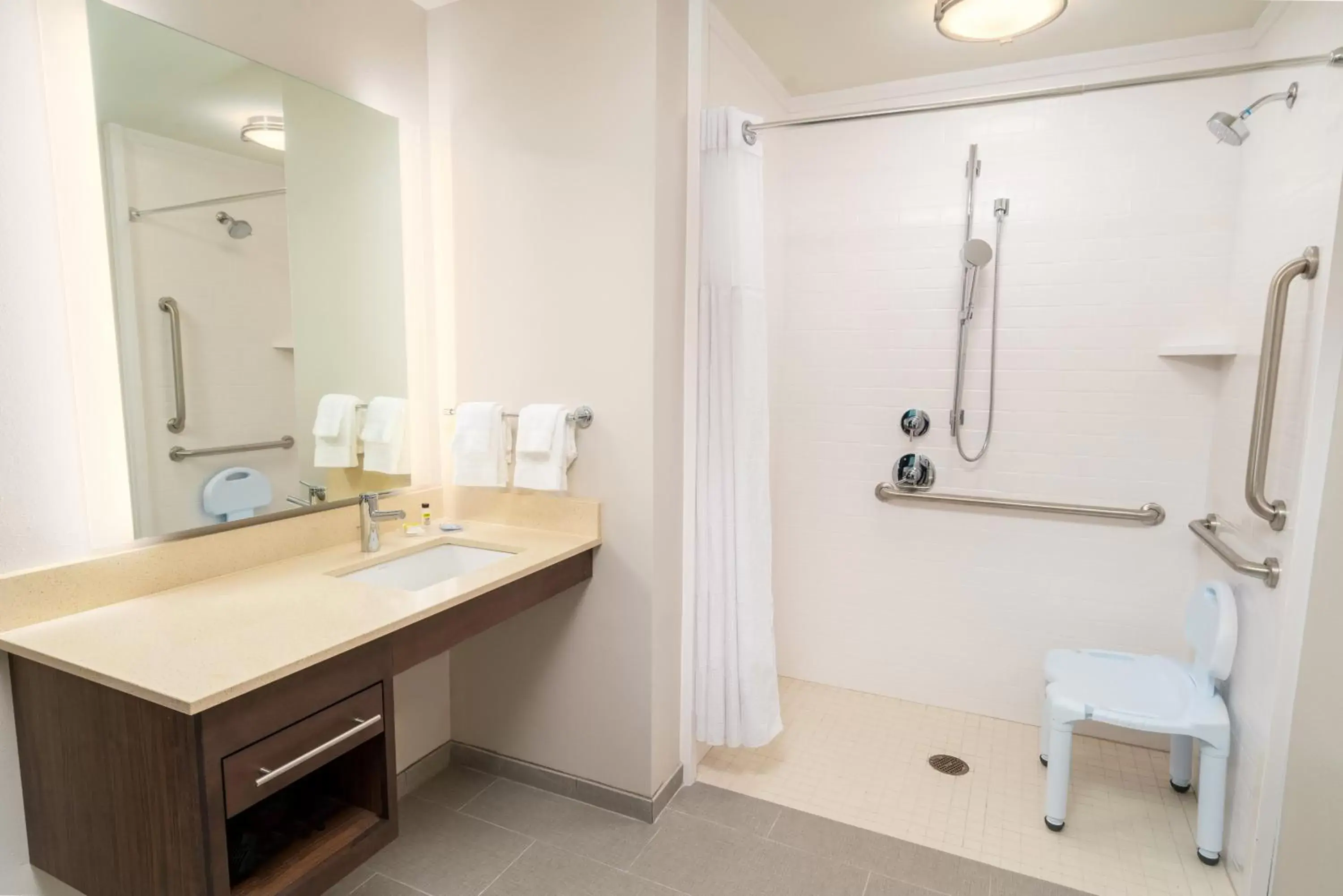 Photo of the whole room, Bathroom in Staybridge Suites - Nashville - Franklin, an IHG Hotel