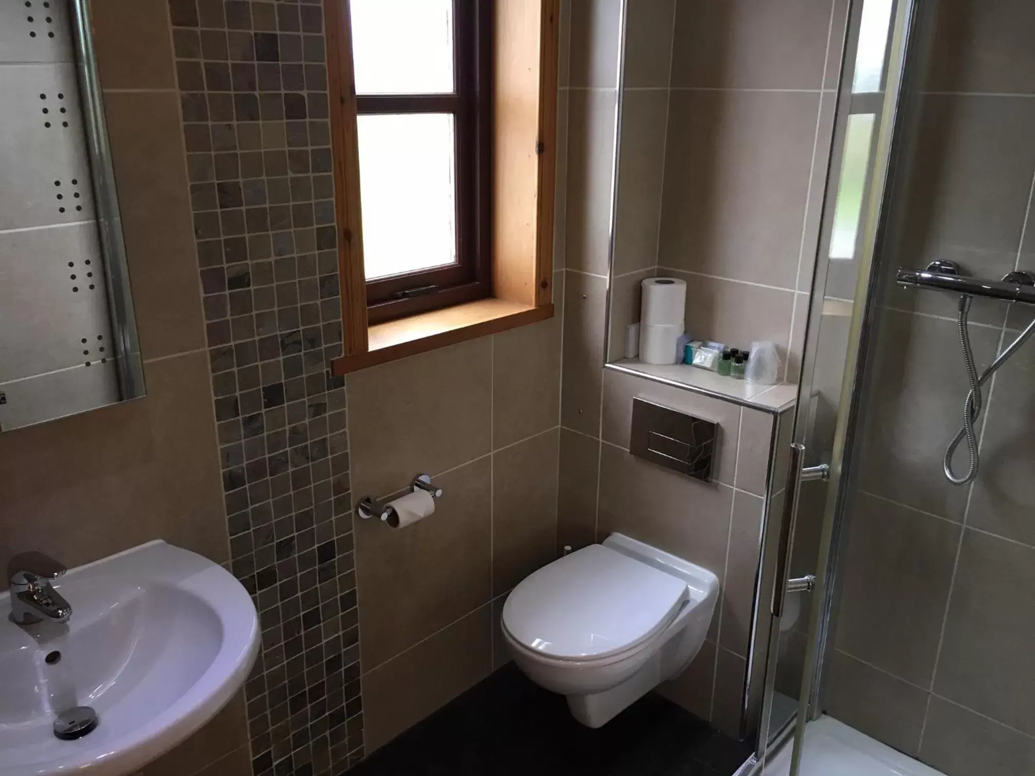 Bathroom in Standing Stones Hotel