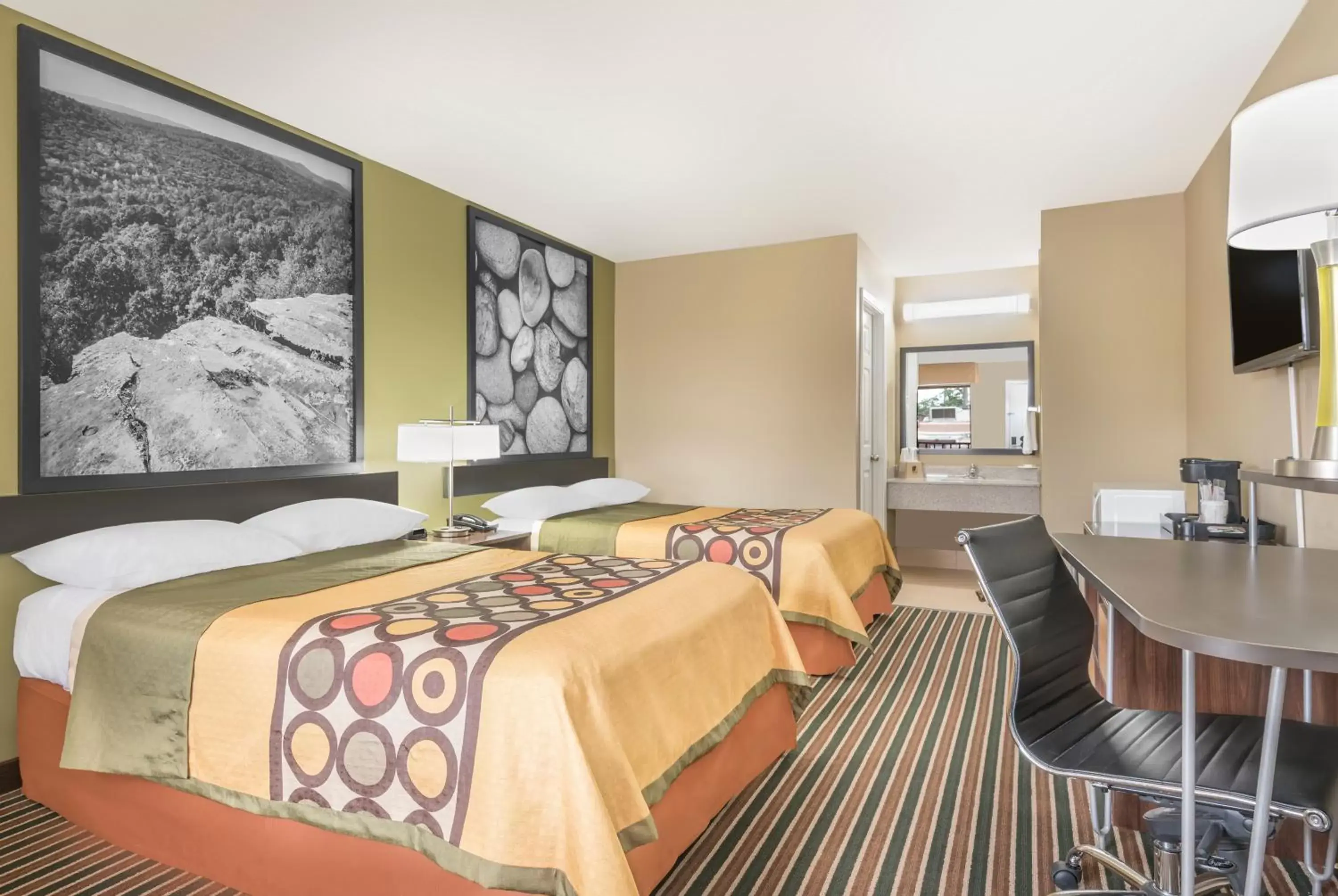 Double Room with Two Double Beds - Smoking in Super 8 by Wyndham Bryant Little Rock Area Double Room with Two Double Beds - Smoking in Super 8 by Wyndham Bryant Little Rock Area