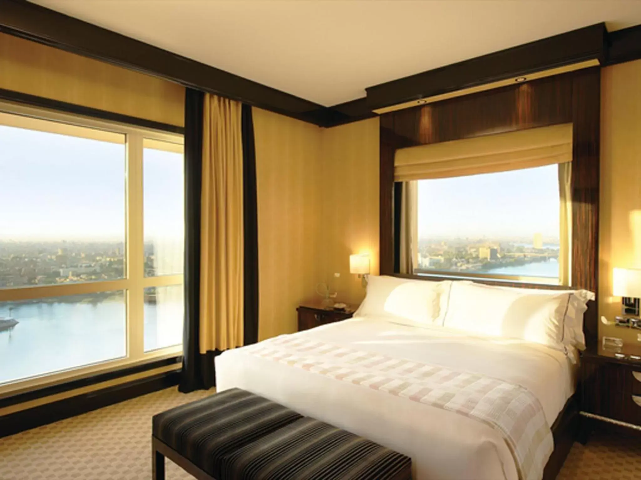 Bed in Fairmont Nile City