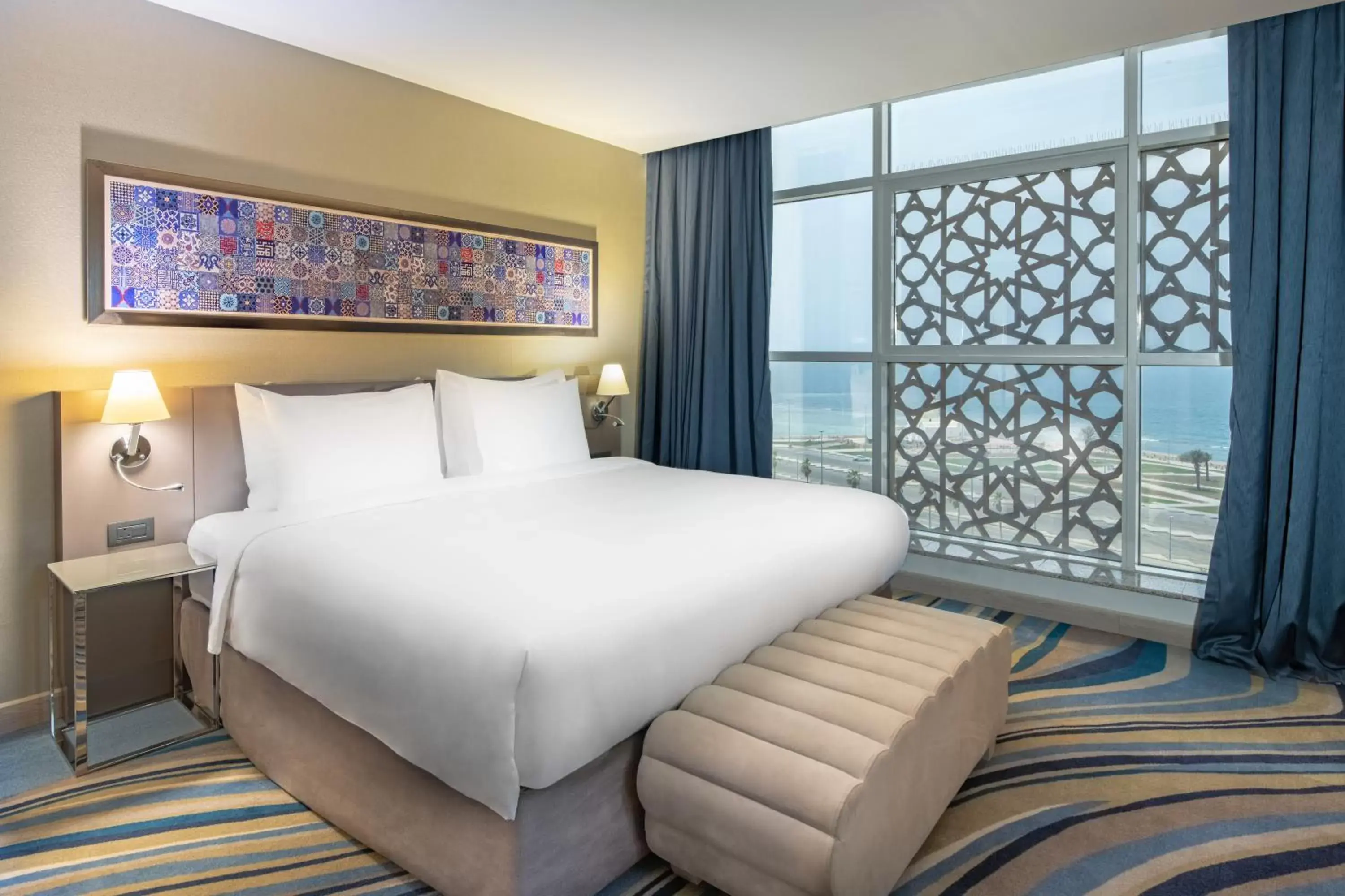 Sea view, Bed in Radisson Blu Hotel, Jeddah Corniche