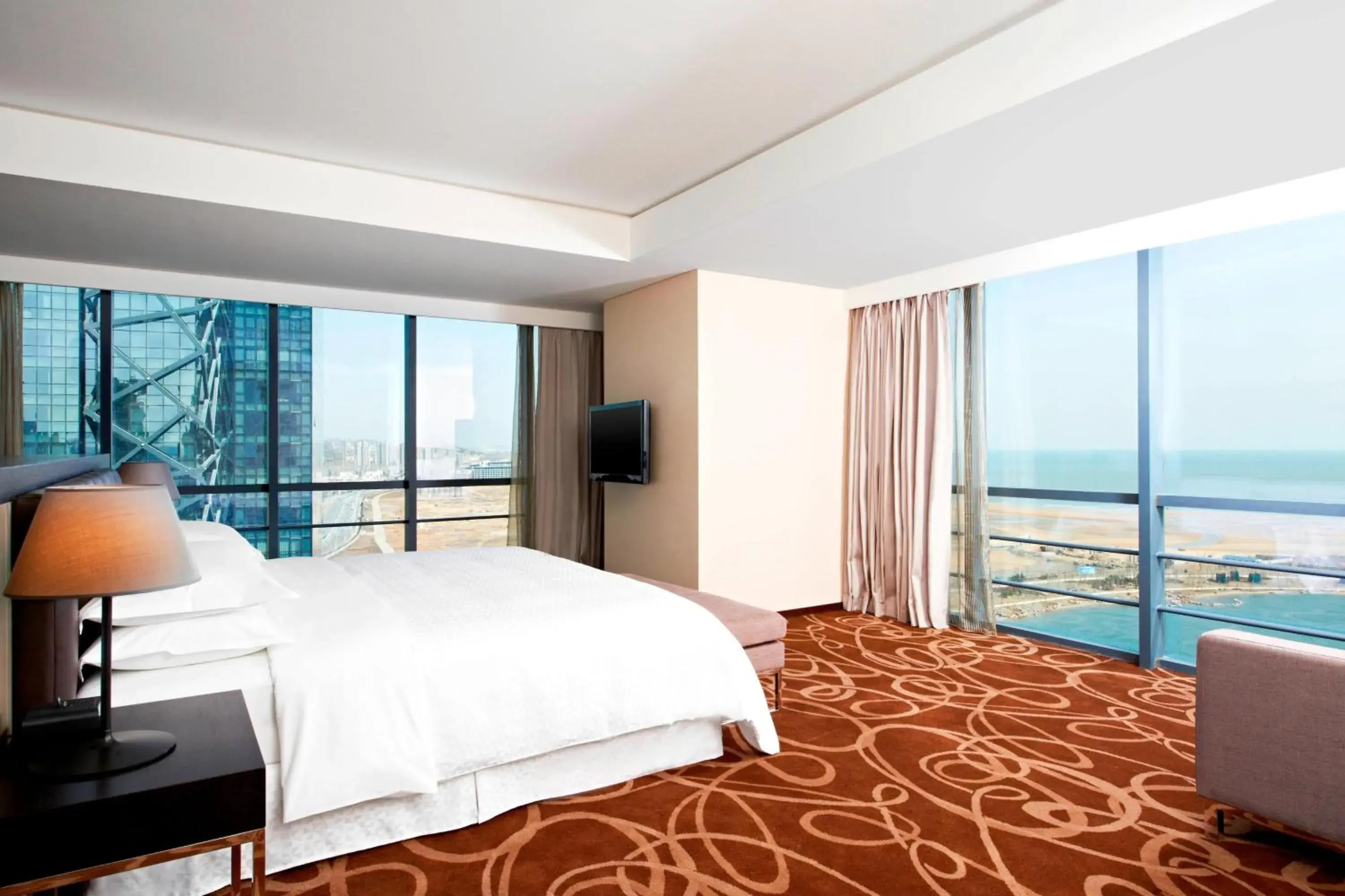 Bedroom, Sea View in Four Points by Sheraton Qingdao, West Coast