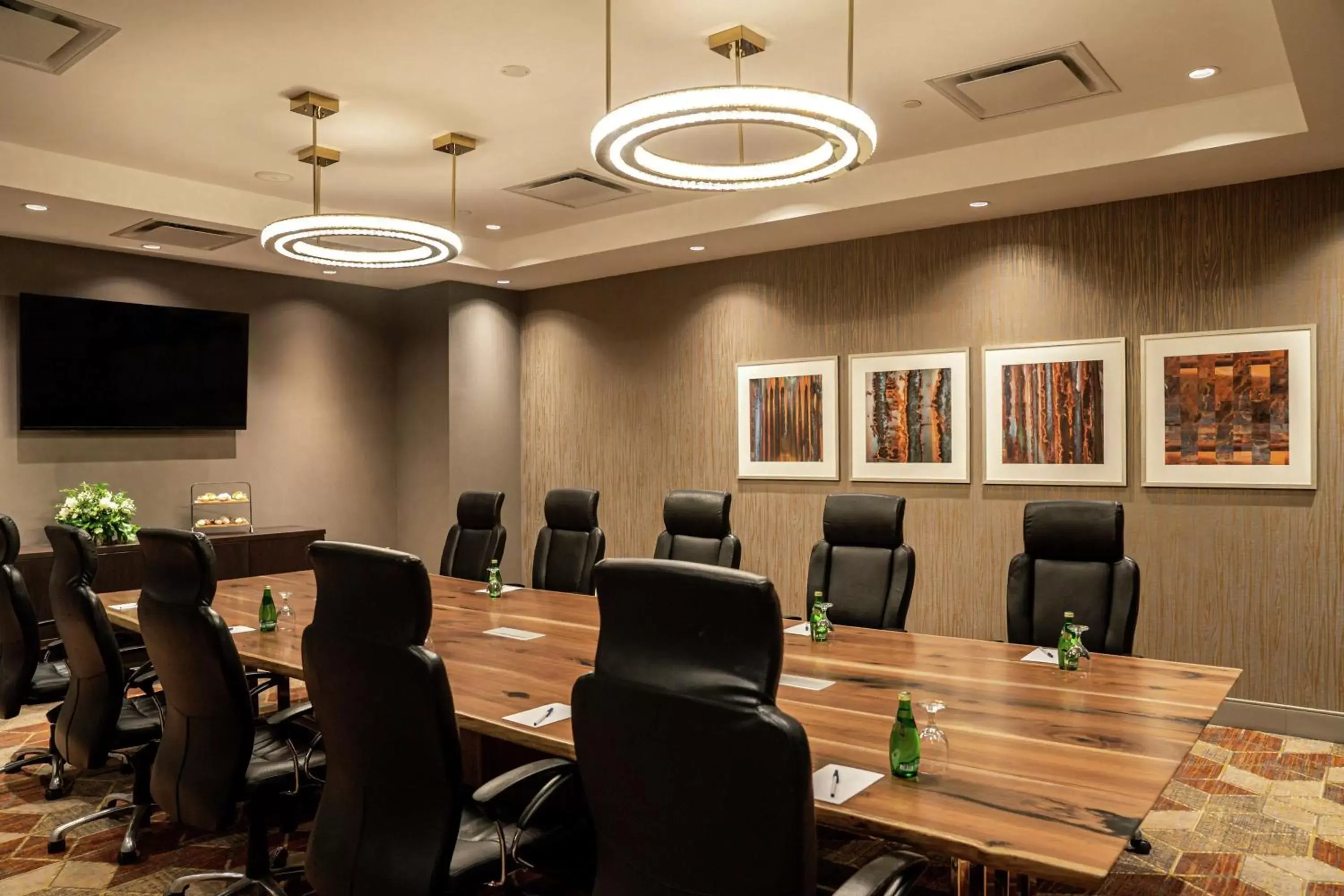 Meeting/conference room in DoubleTree by Hilton Kitchener