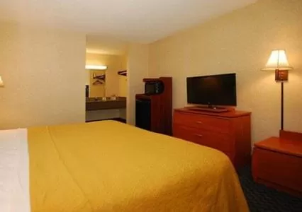 Photo of the whole room, Bed in Greenville Inn & Suites