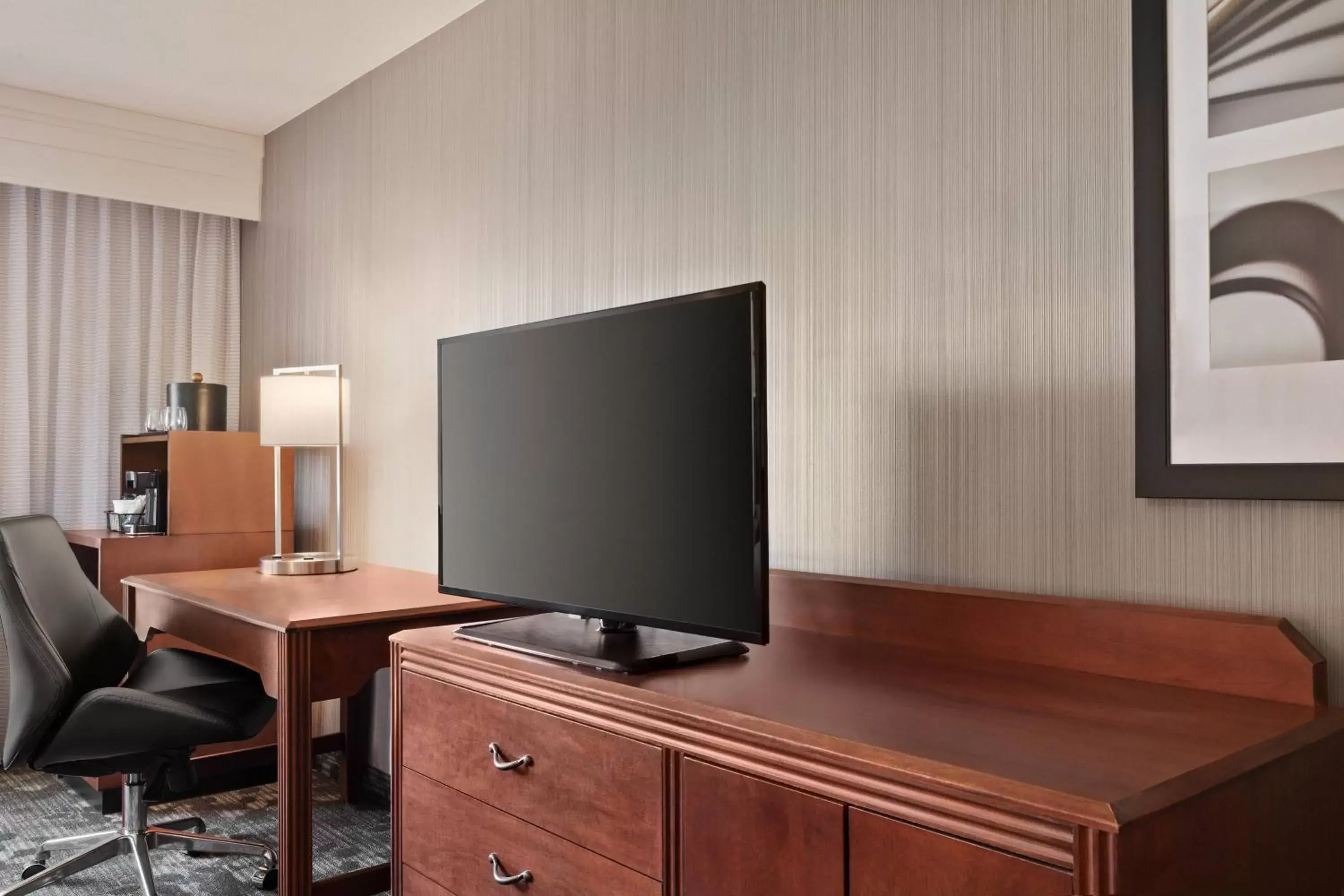 Photo of the whole room, TV/Entertainment Center in Courtyard by Marriott San Jose South/Morgan Hill