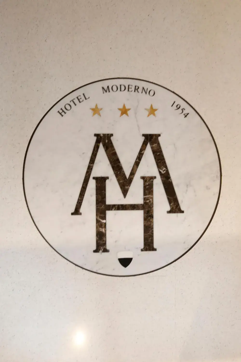 Property logo or sign in Hotel Moderno