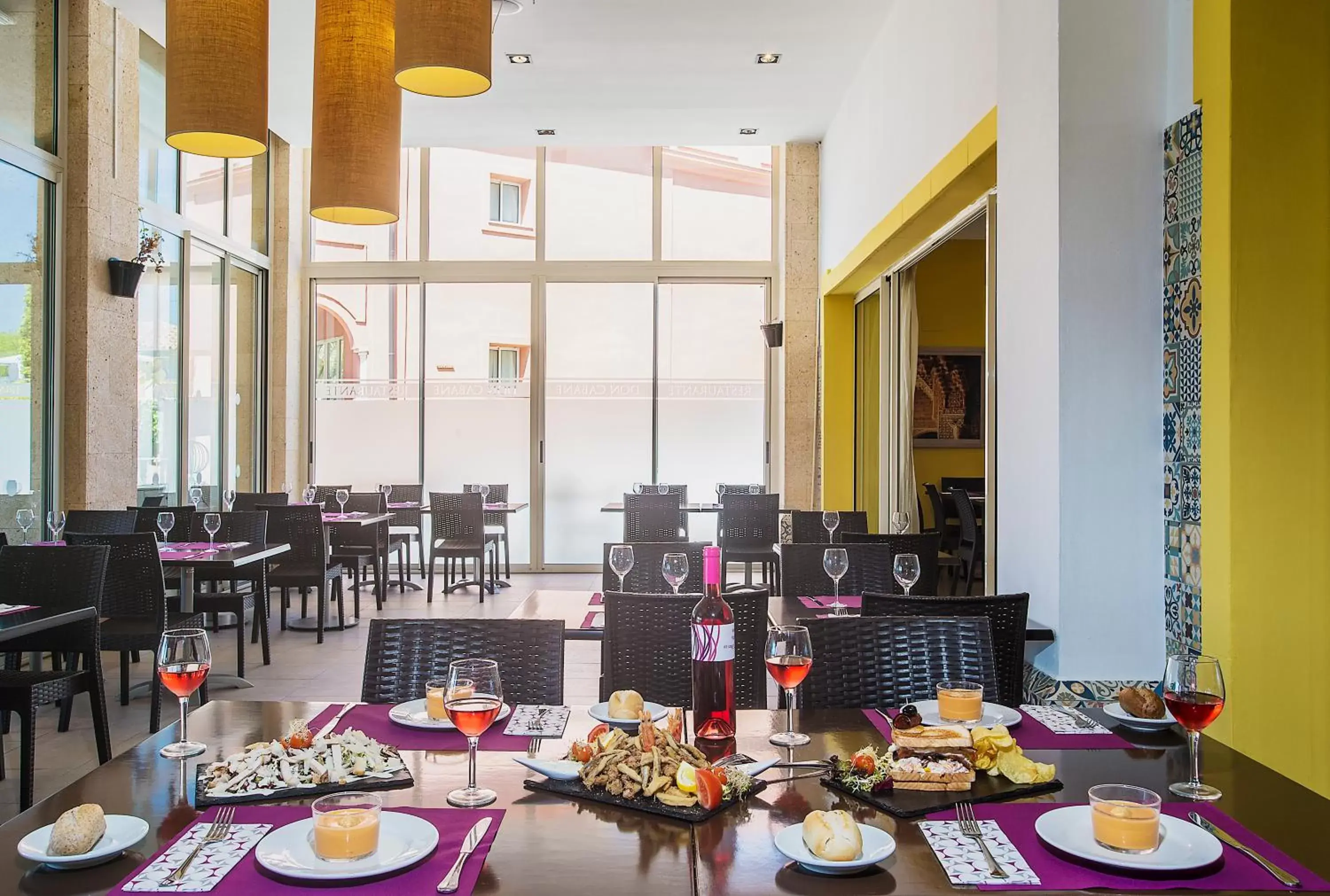 Lounge or bar, Restaurant/Places to Eat in Pierre & Vacances Resort Terrazas Costa del Sol