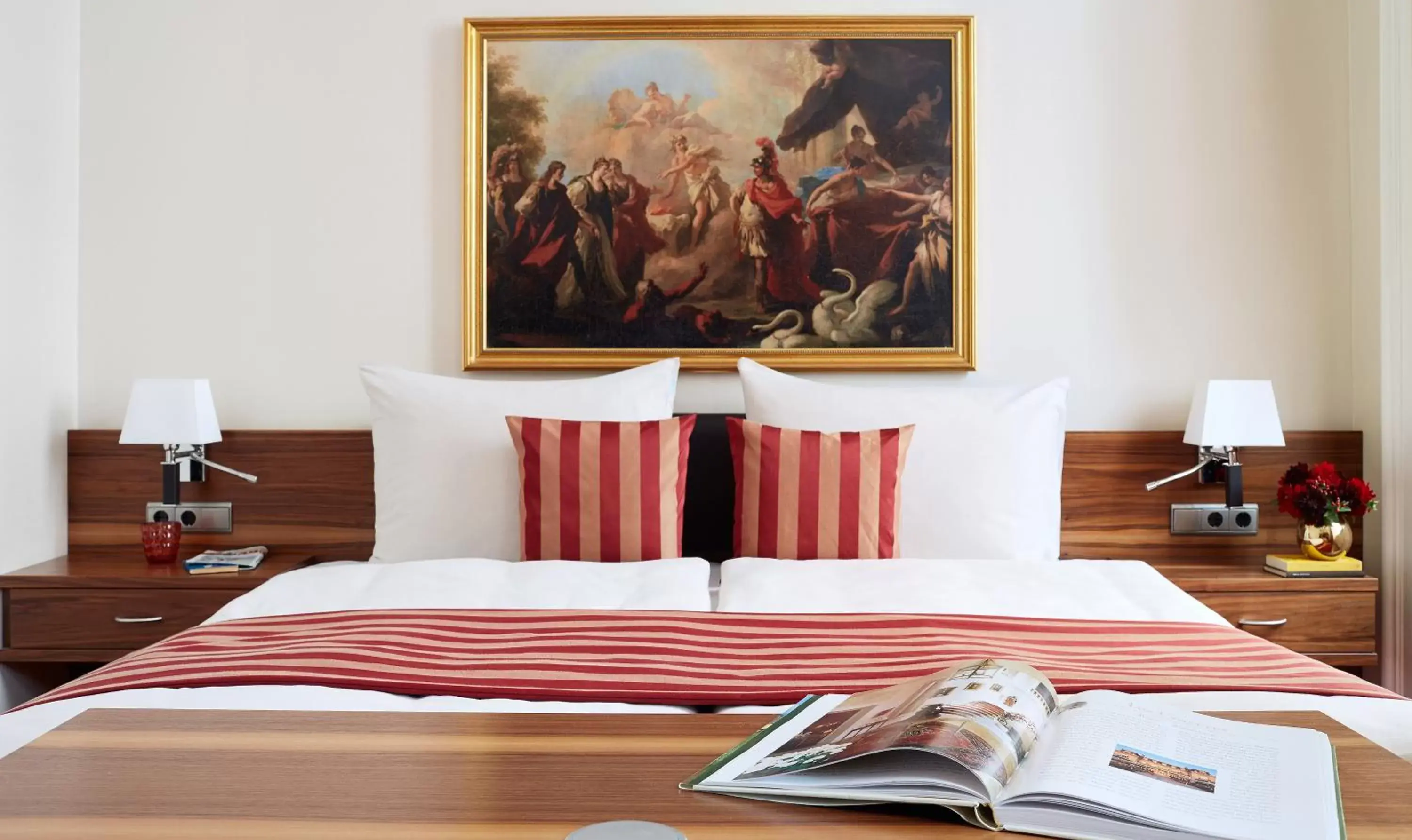 Photo of the whole room, Bed in Living Hotel an der Oper Photo of the whole room, Bed in Living Hotel an der Oper