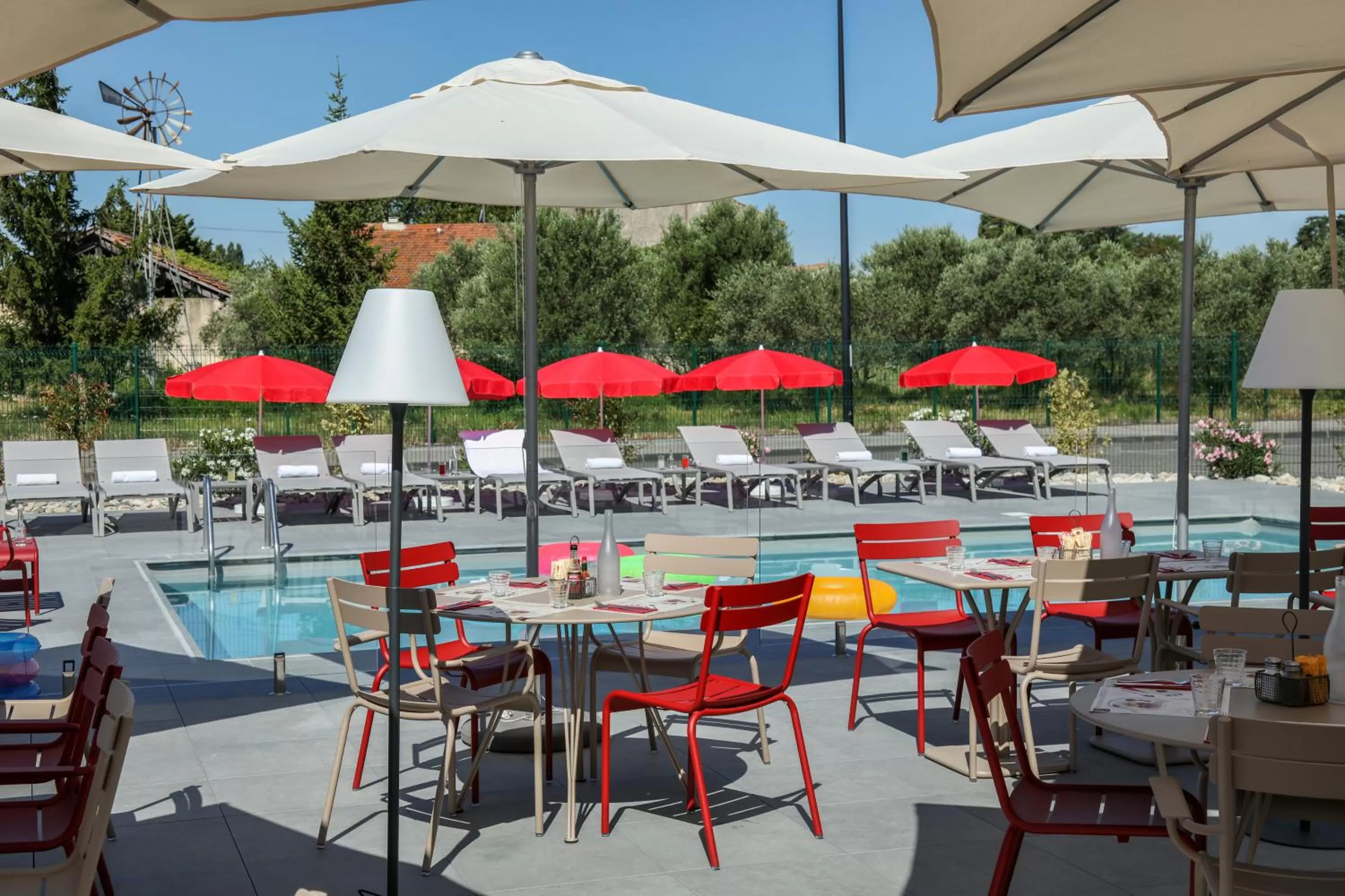 Restaurant/places to eat in ibis Orange Centre