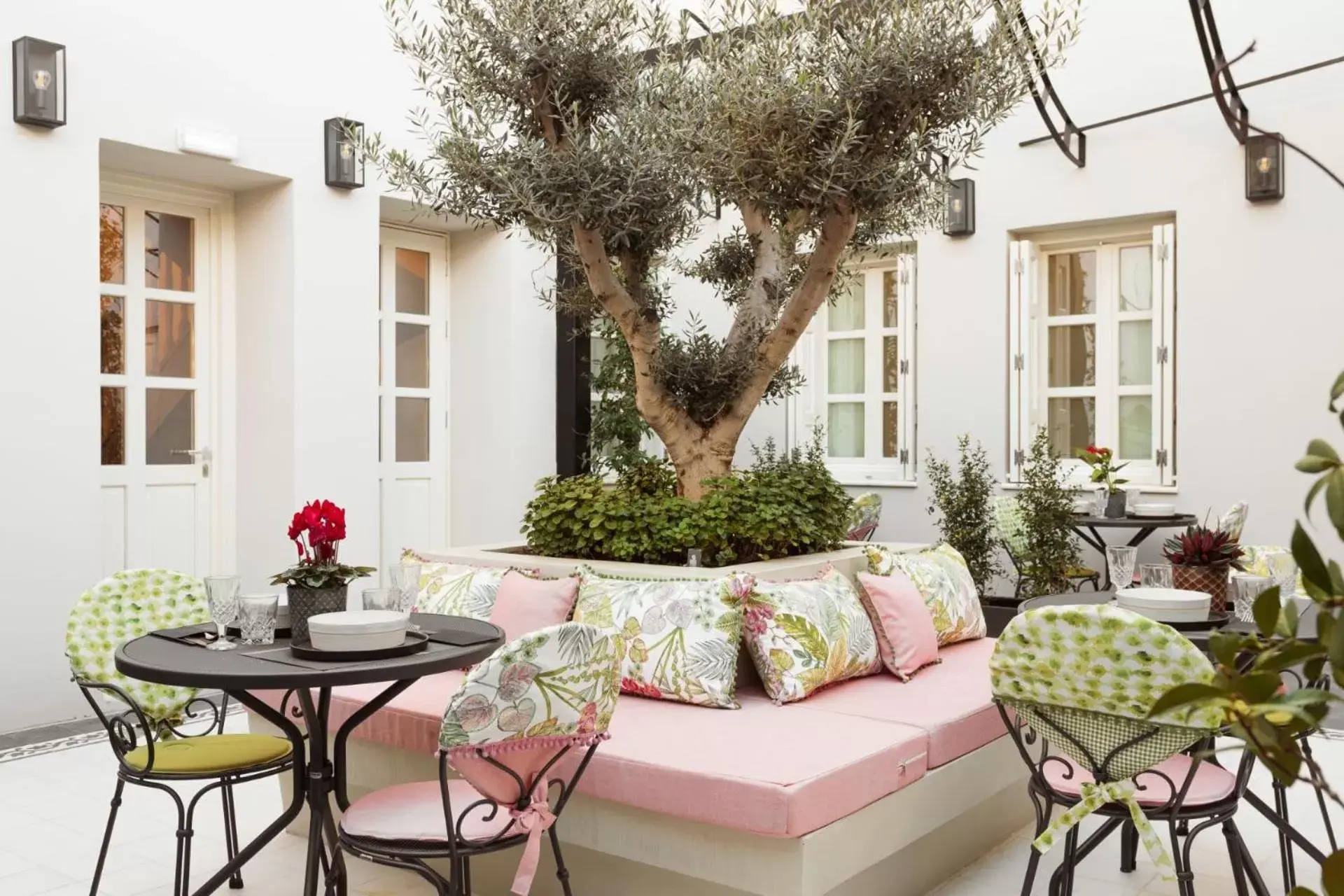 Patio in Castro Hotel Syros