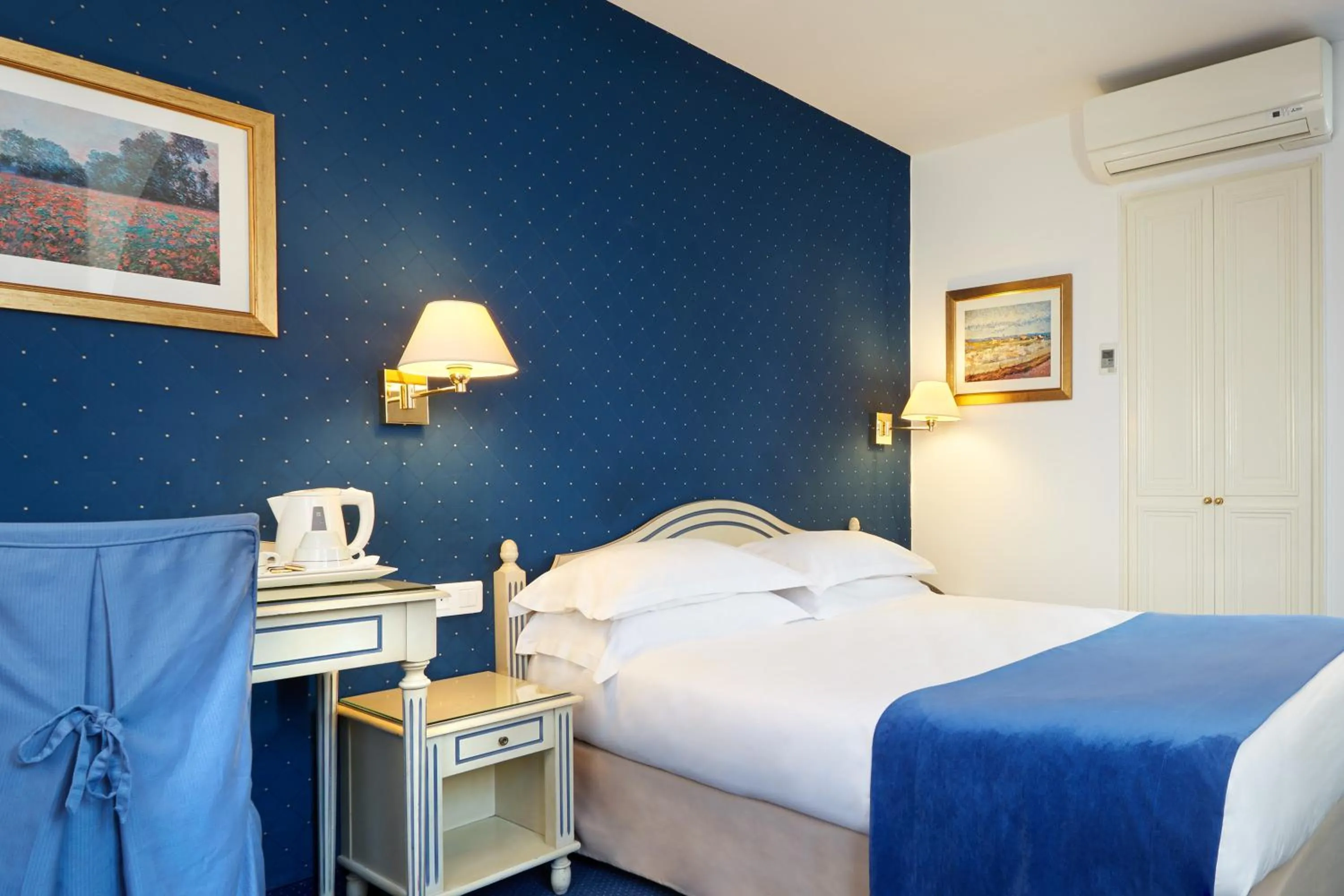 Bedroom, Bed in Austin's Saint Lazare Hotel