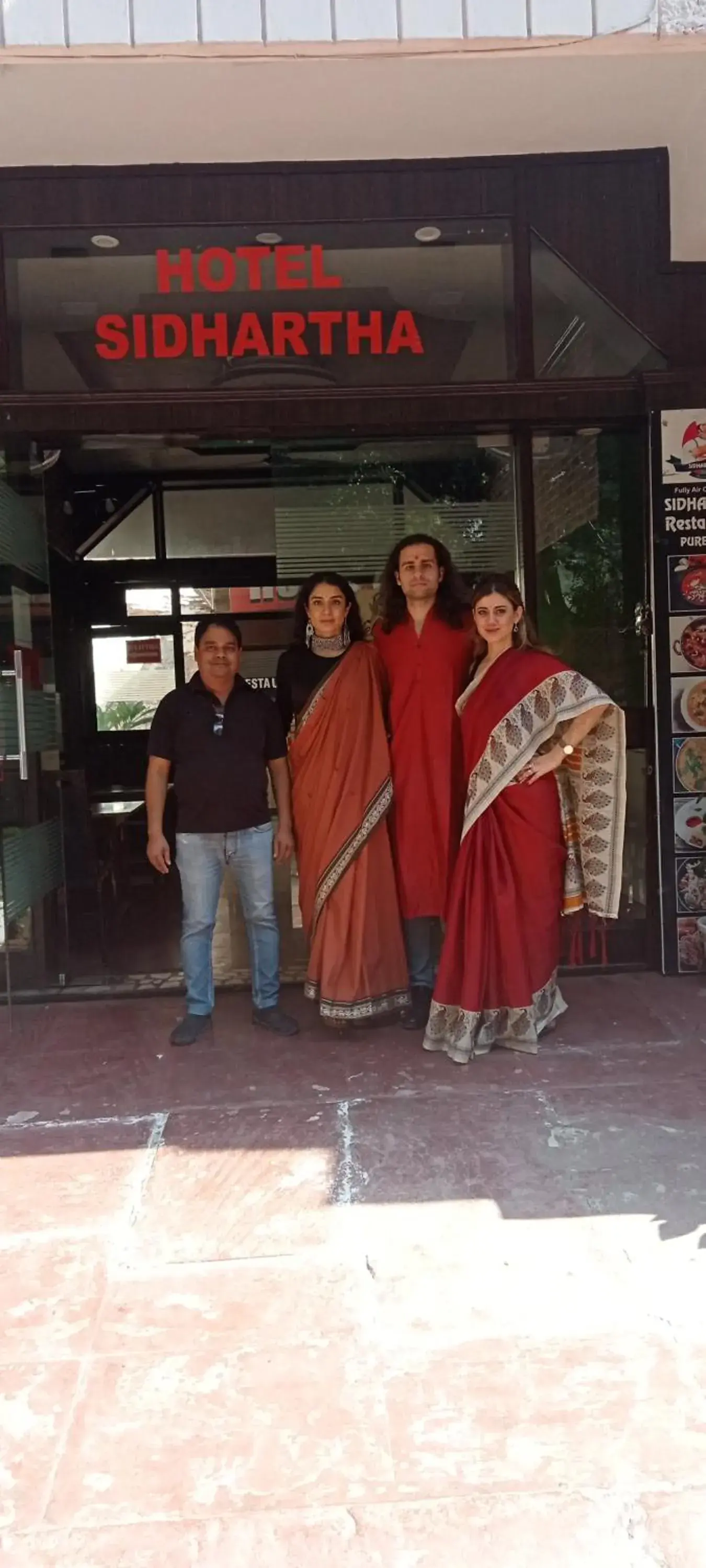 group of guests in HOTEL SIDHARTHA (600 meters from Taj Mahal)