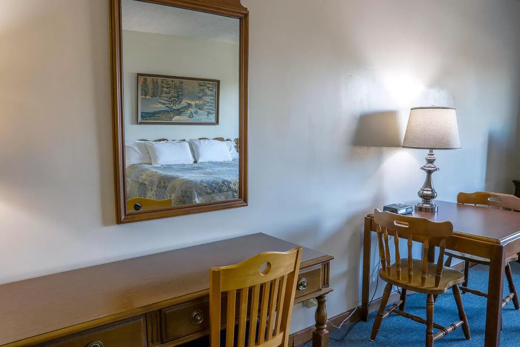 Dining Area in Lighthouse Inn - Two Rivers