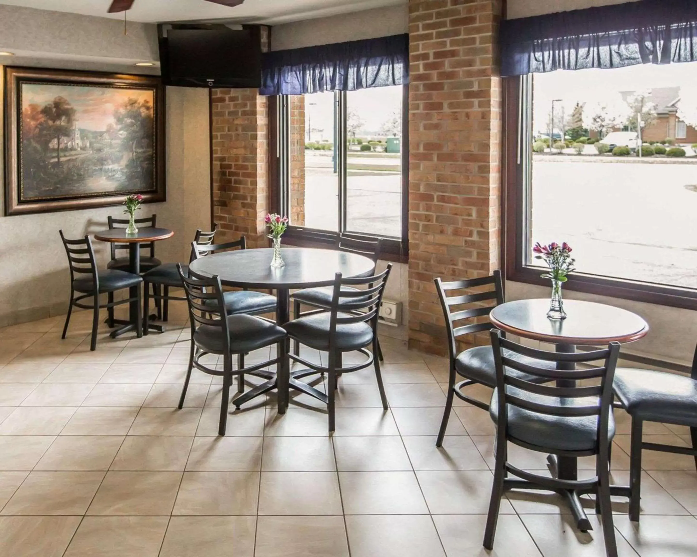 Restaurant/places to eat in Quality Inn Dundee Restaurant/places to eat in Quality Inn Dundee