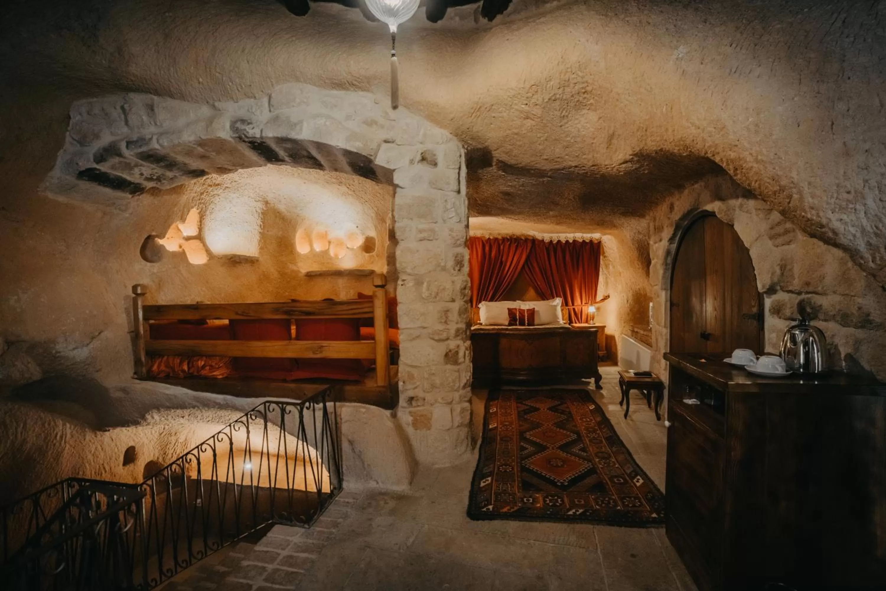 Photo of the whole room, Bed in Dere Suites Cappadocia