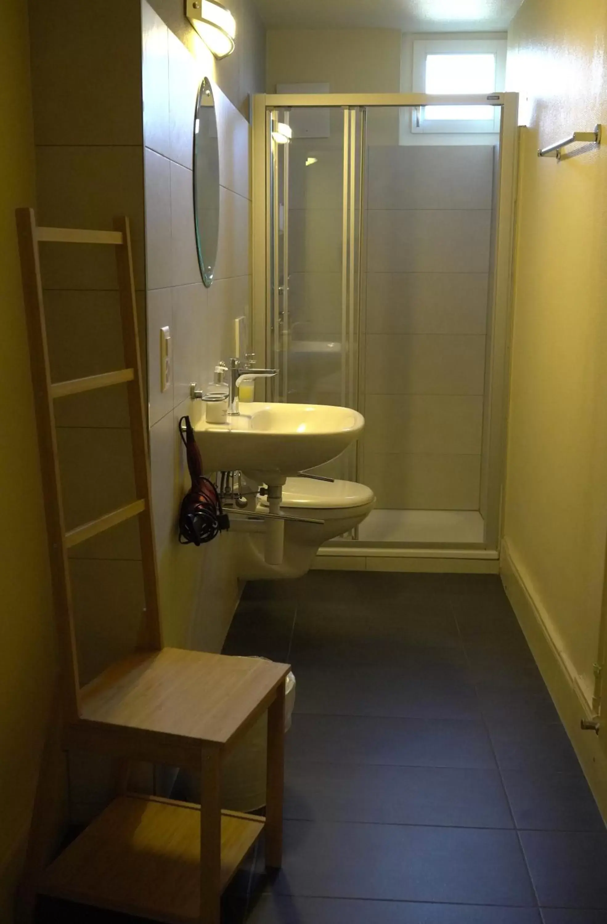 Shower, Bathroom in Alpenrose Hotel and Gardens