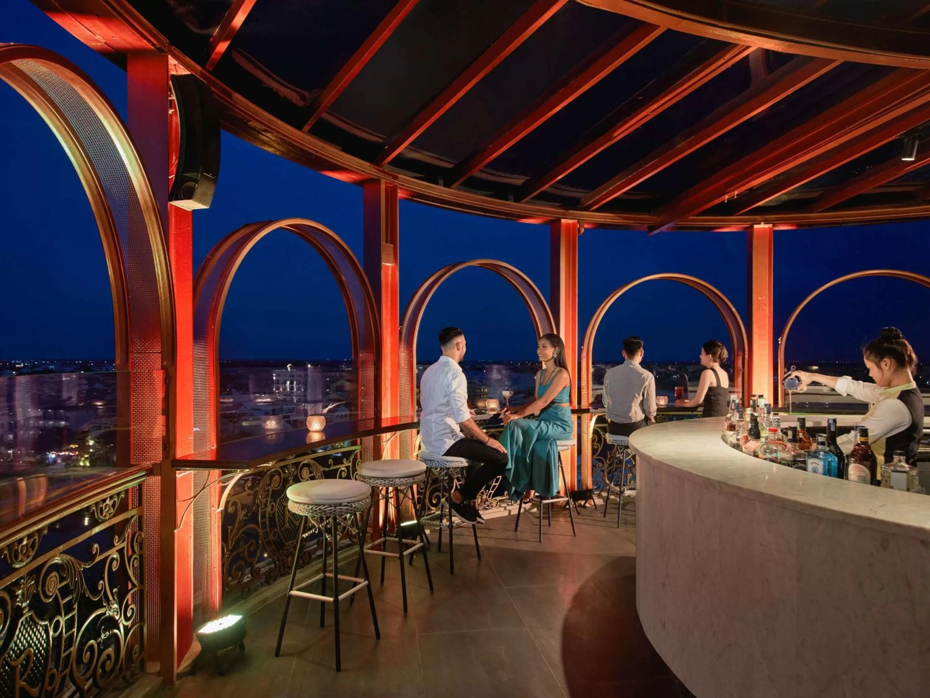 Lounge or bar in Hotel Royal Hoi An - MGallery