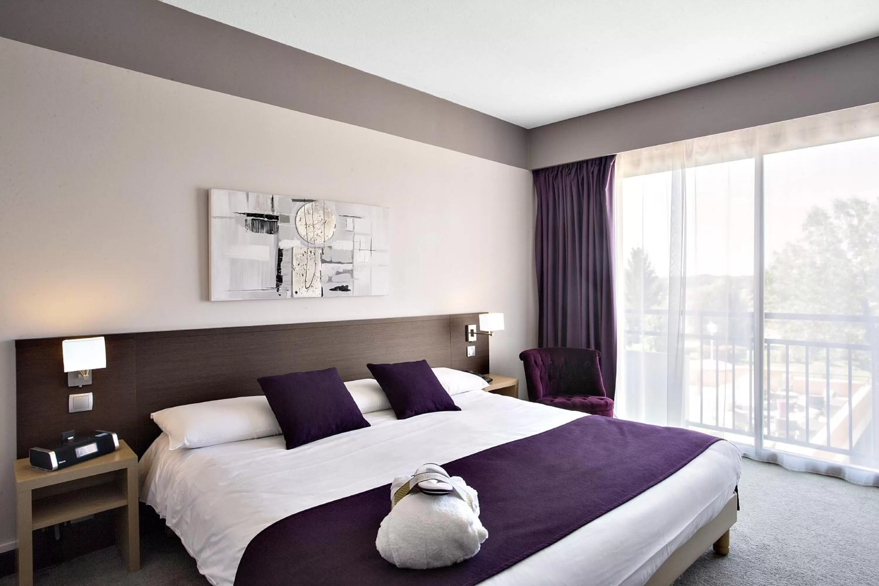 Photo of the whole room, Bed in Mercure Toulouse Aéroport Golf de Seilh