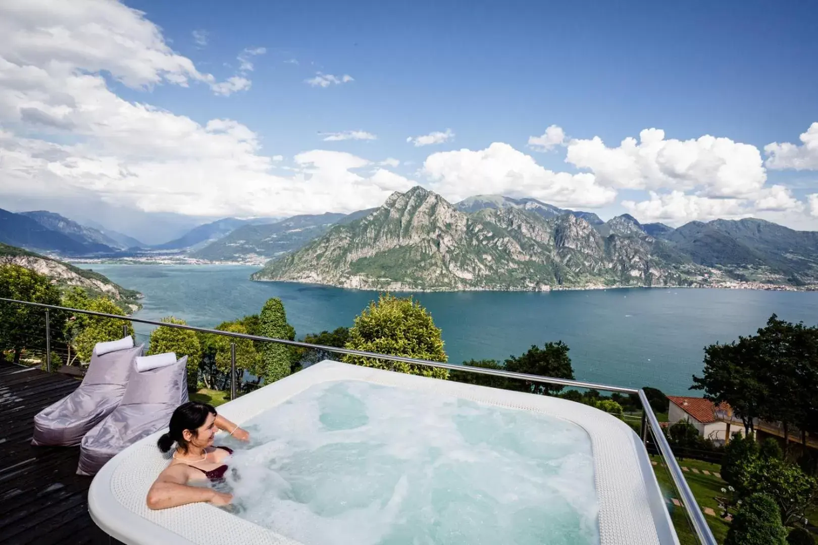 Hot Tub in Esprit D'Hotel Panoramico